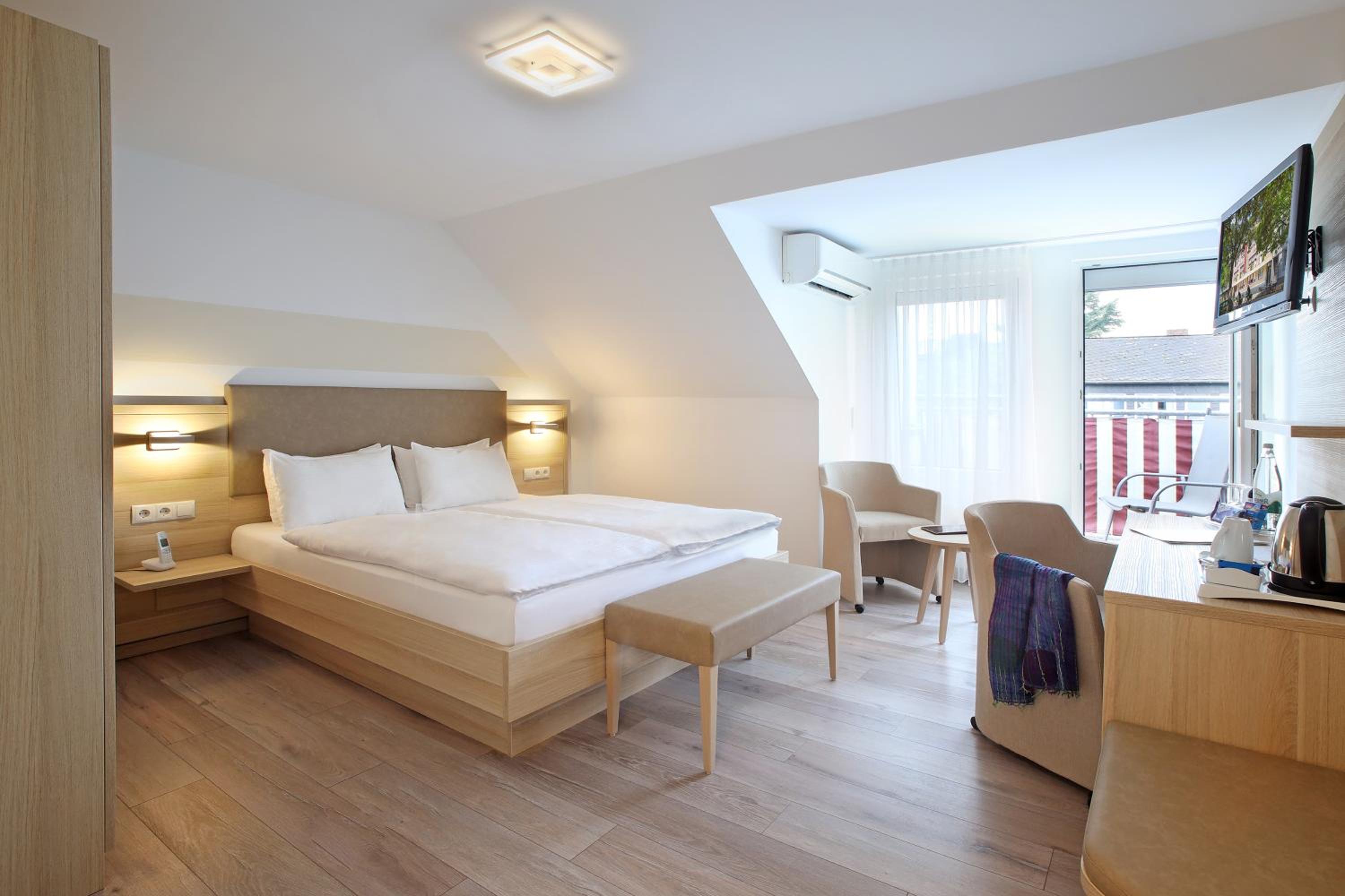 Standard Double or Twin Room - Photo 1