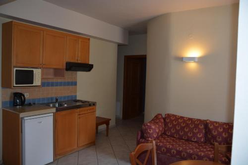 One-Bedroom Apartment - Photo 10