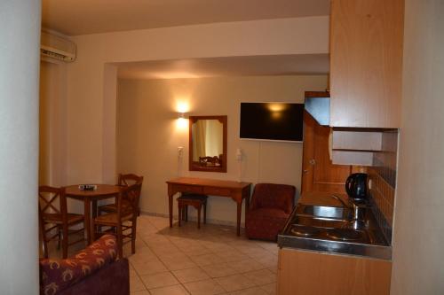 One-Bedroom Apartment - Photo 8