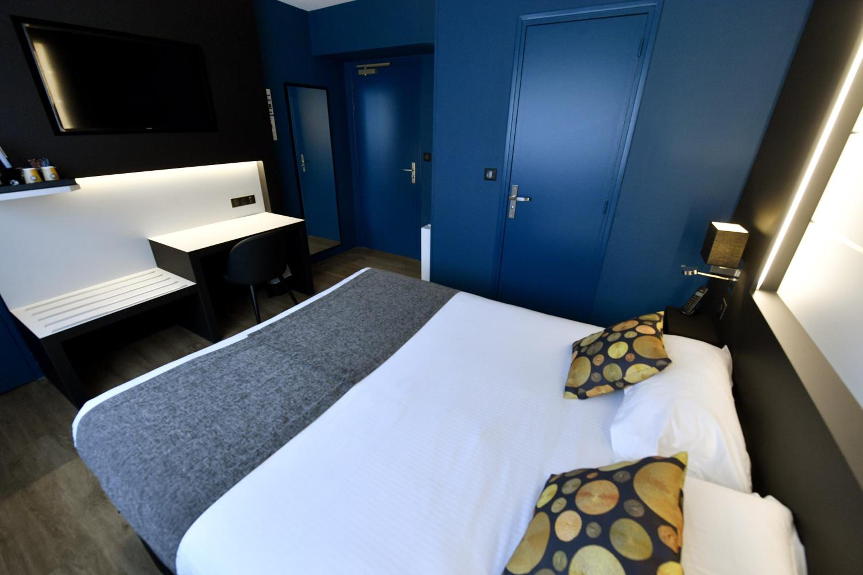 Standard Double Room - Photo 6