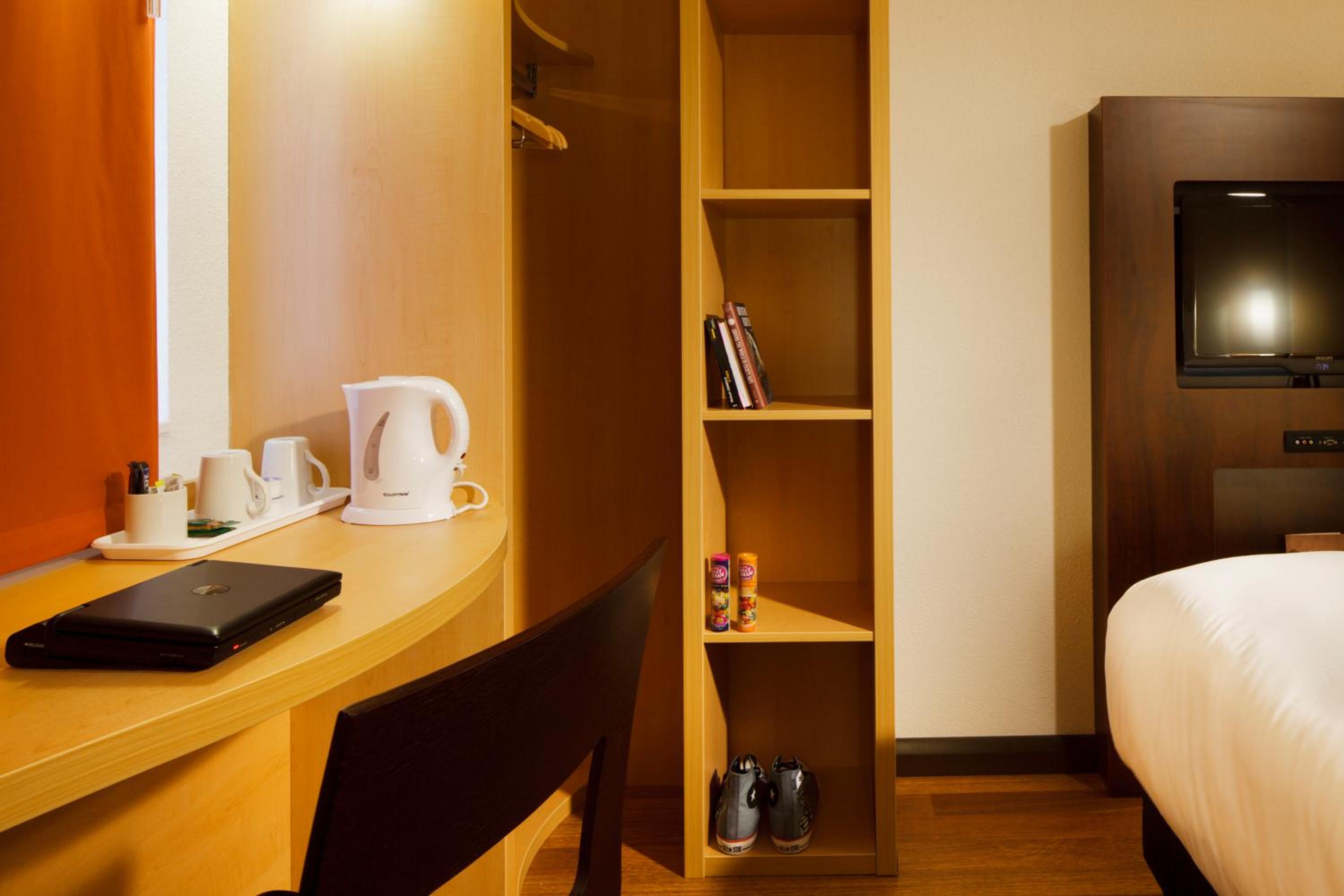 Twin Room - Photo 5