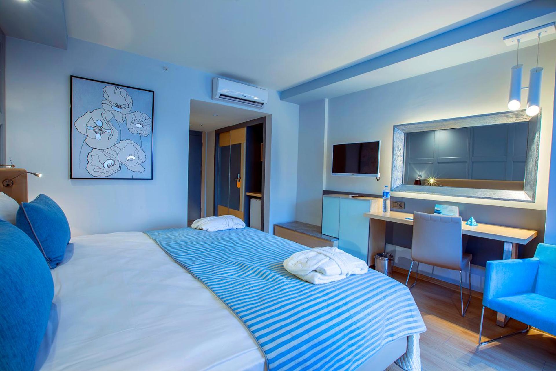 Double Room with Pool Access  photo 2