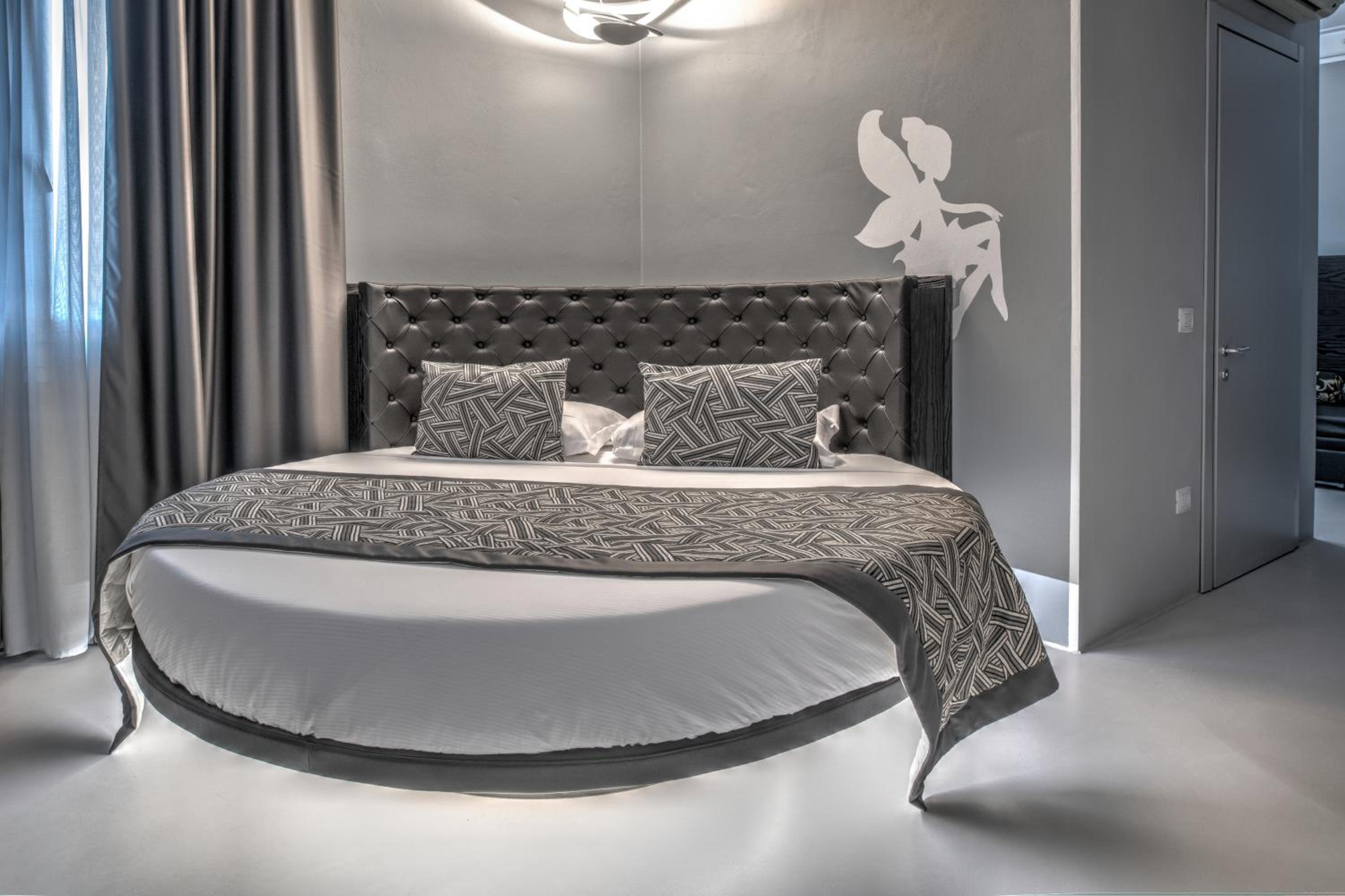 Junior Queen Suite - Photo 9