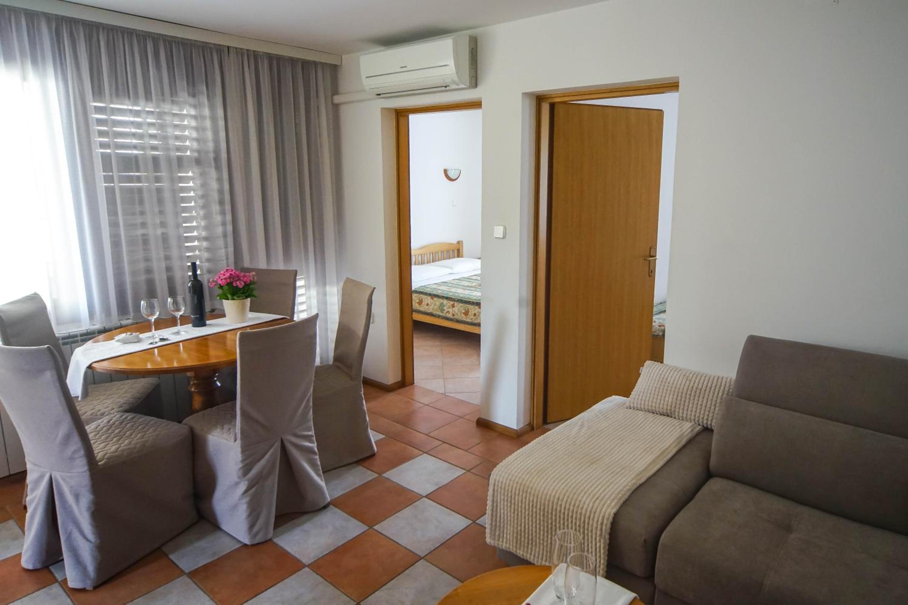 Comfort Two-Bedroom Apartment with Balcony photo 2