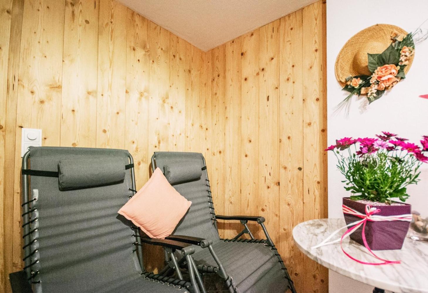 Double Room with Terrace - Photo 9