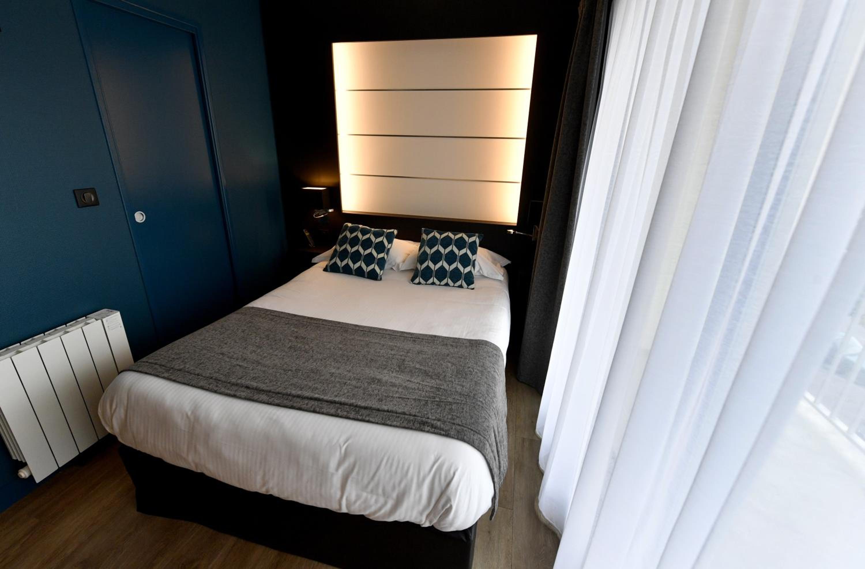 Standard Double Room - Photo 2