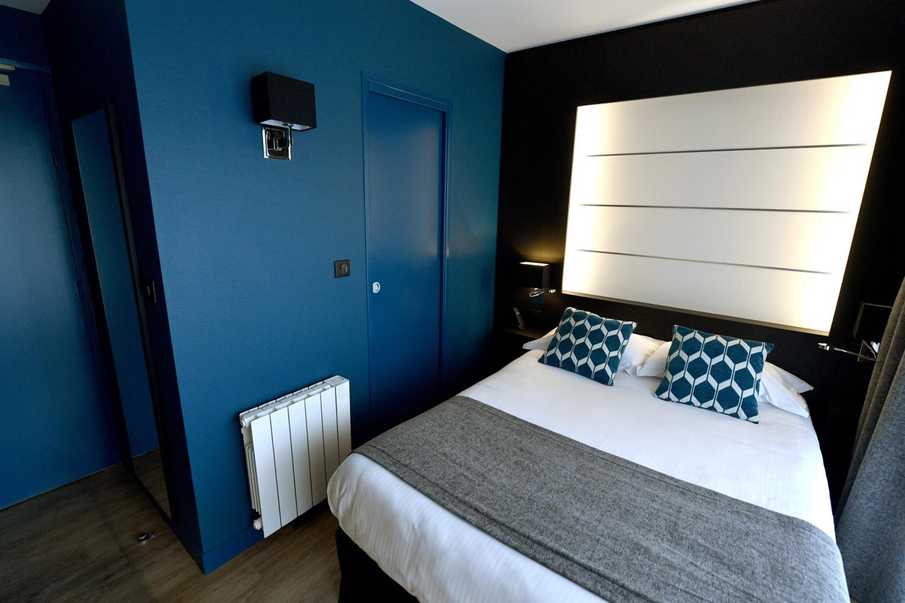 Standard Double Room - Photo 1