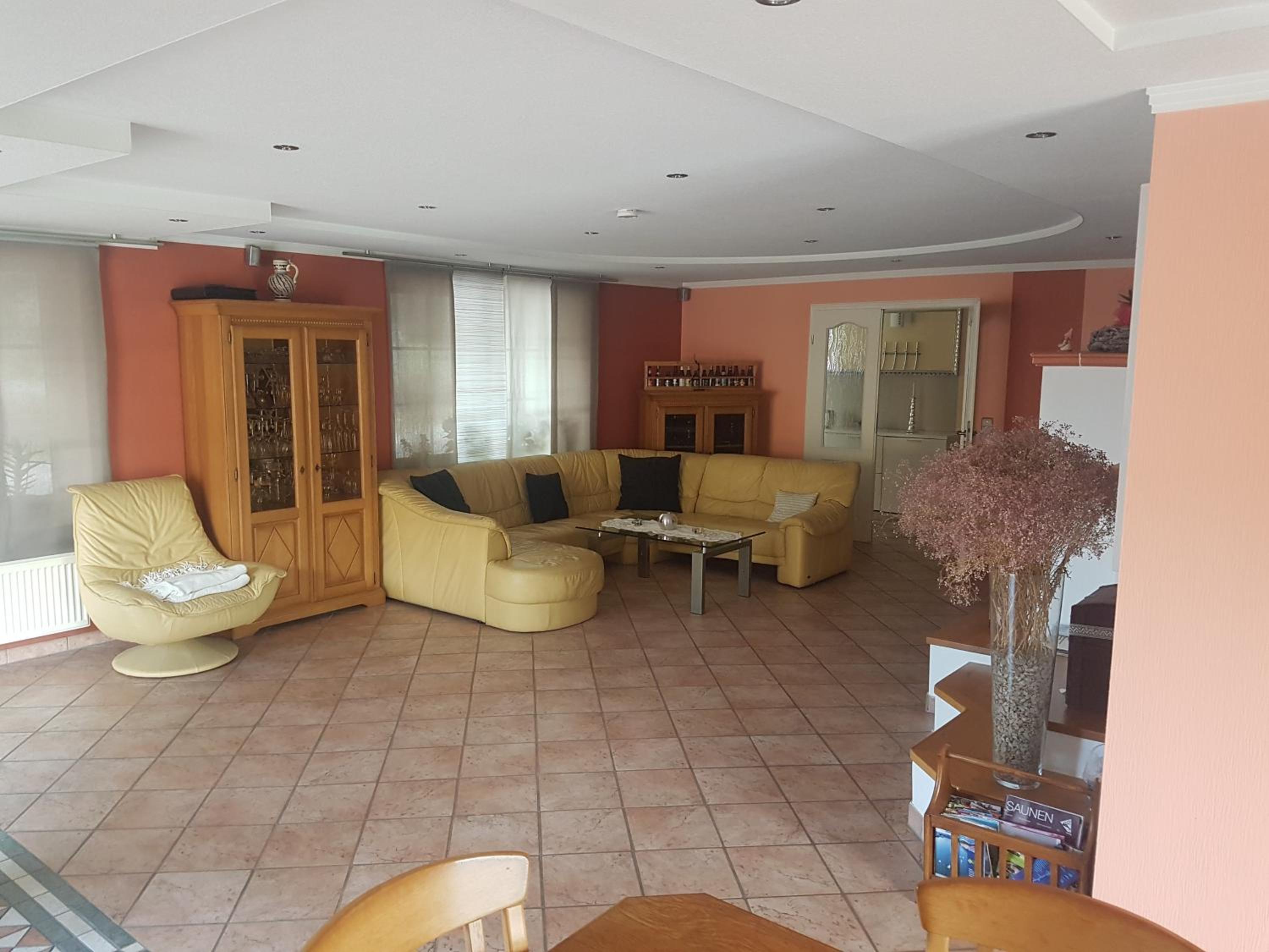 Two-Bedroom Apartment - Photo 2