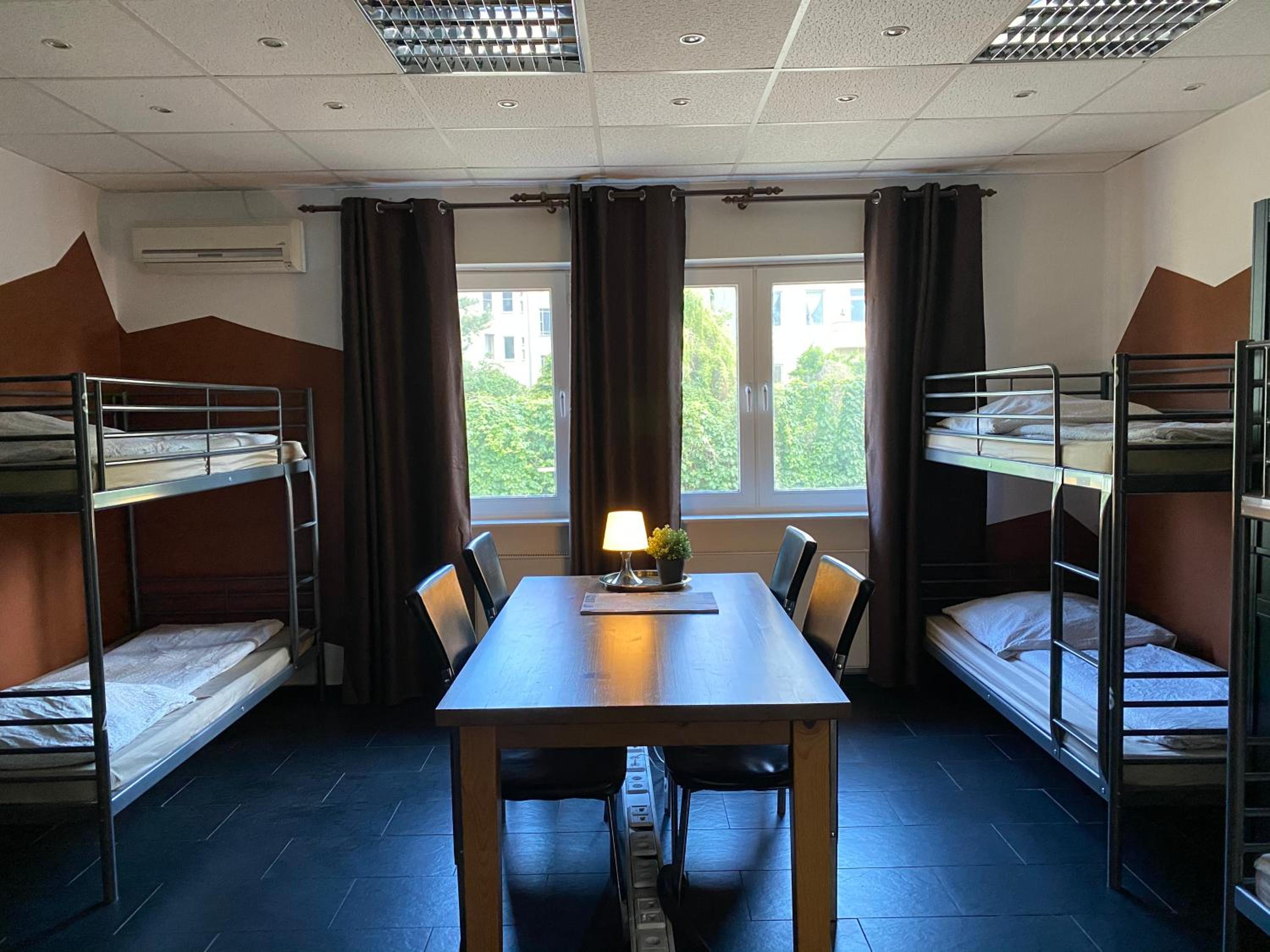 Bed in 8-Bed Dormitory Room photo 1