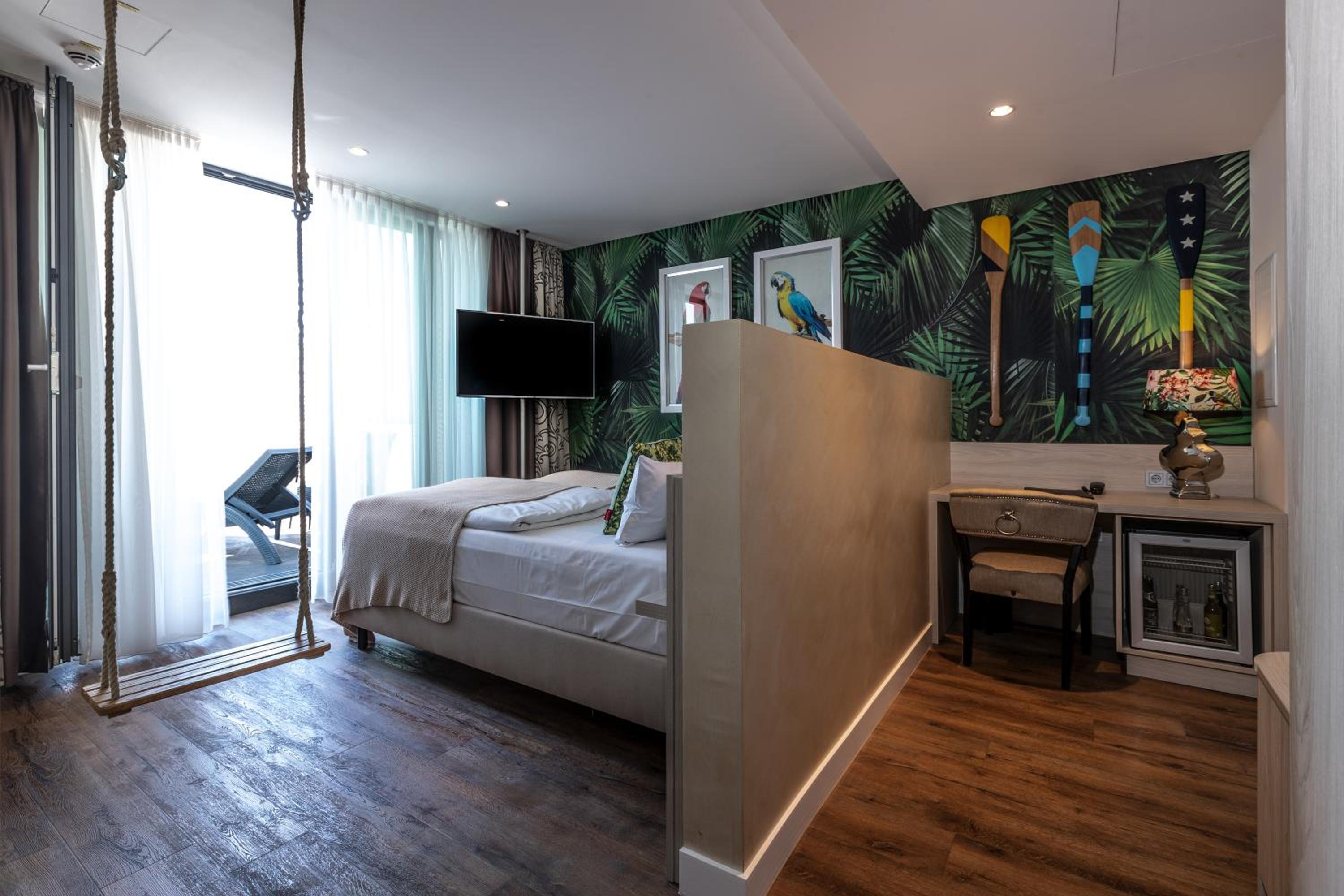Comfort Plus Double Room with Balcony - Photo 8