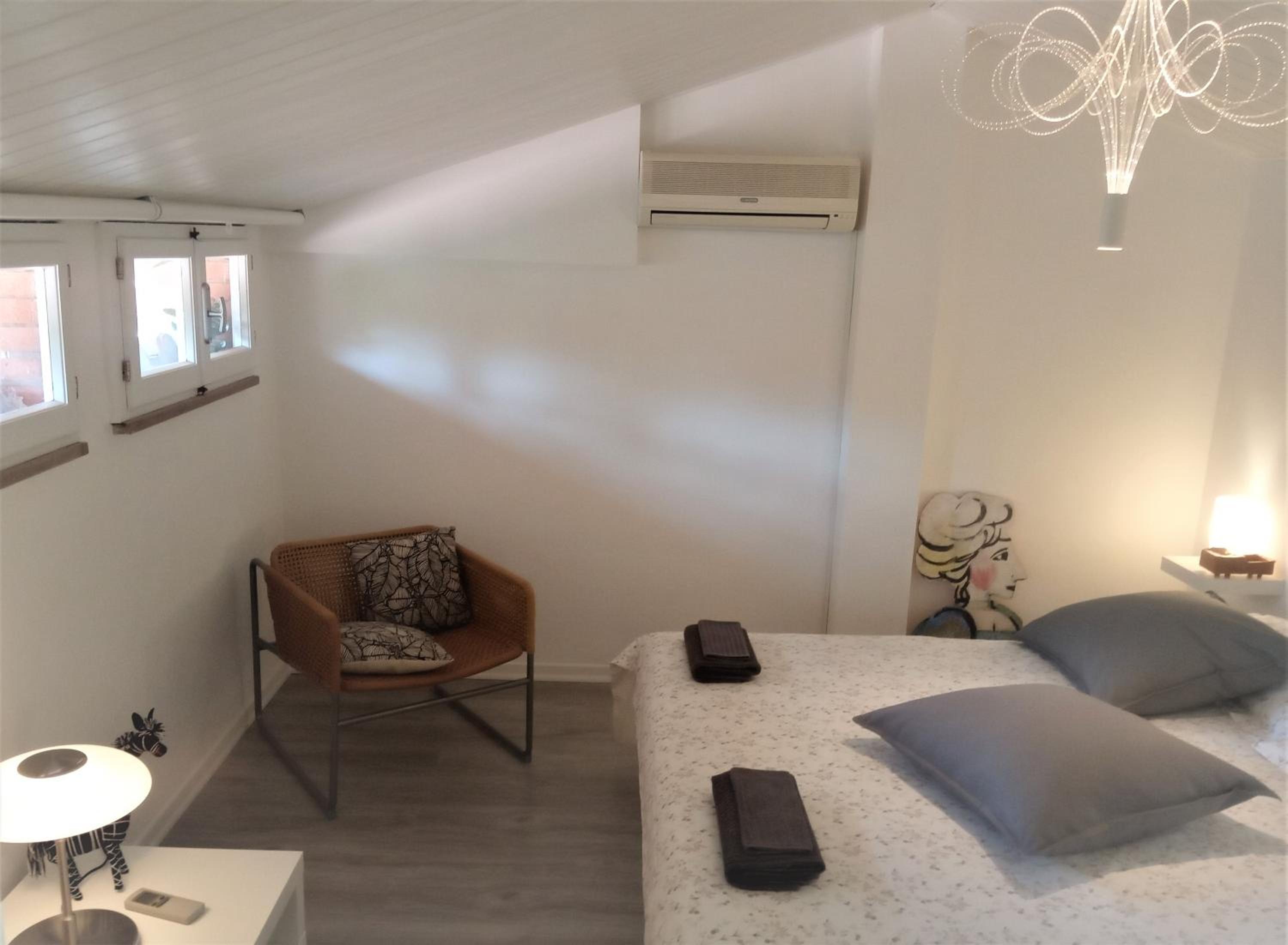 One-Bedroom Apartment - Photo 8