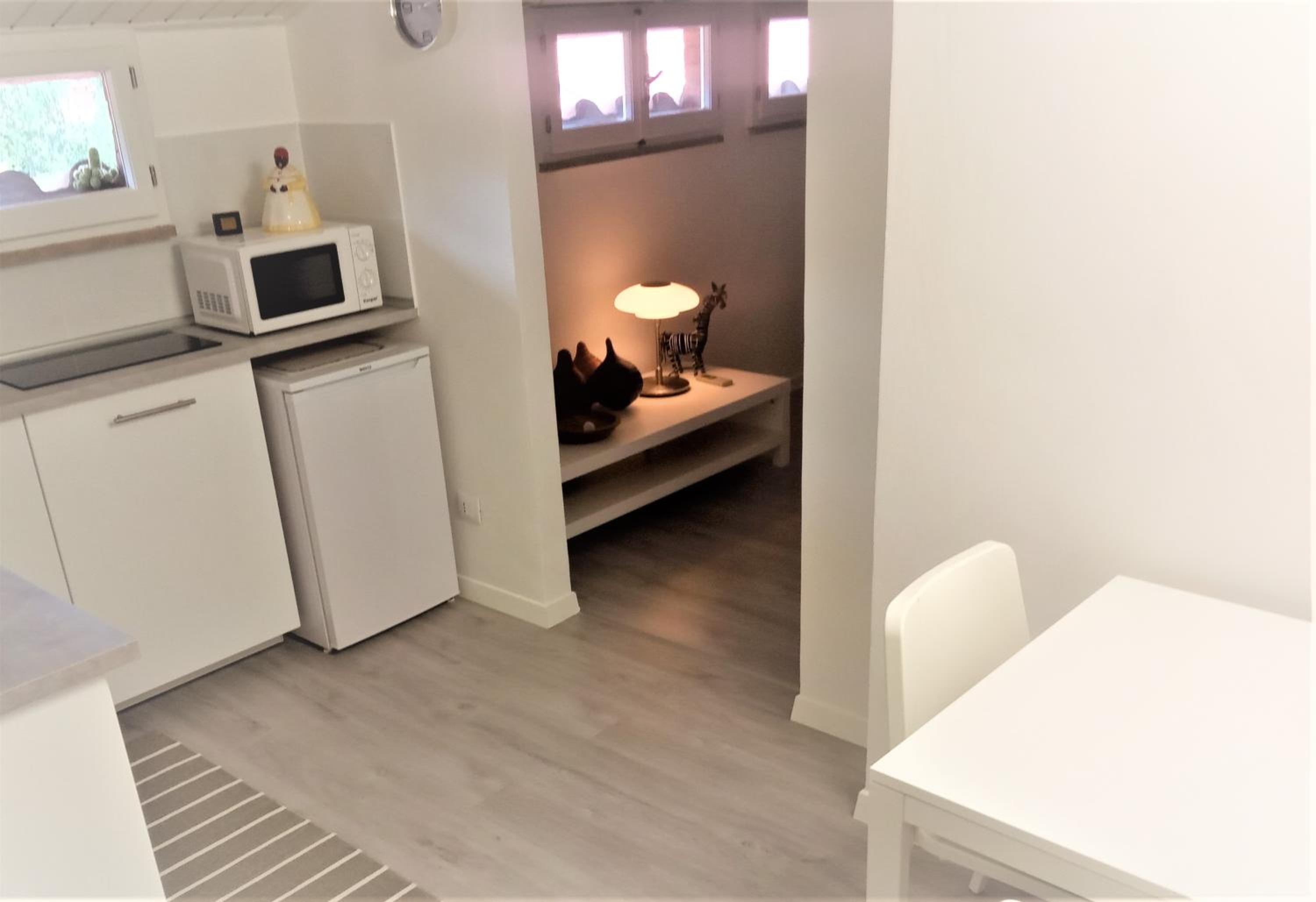 One-Bedroom Apartment - Photo 2