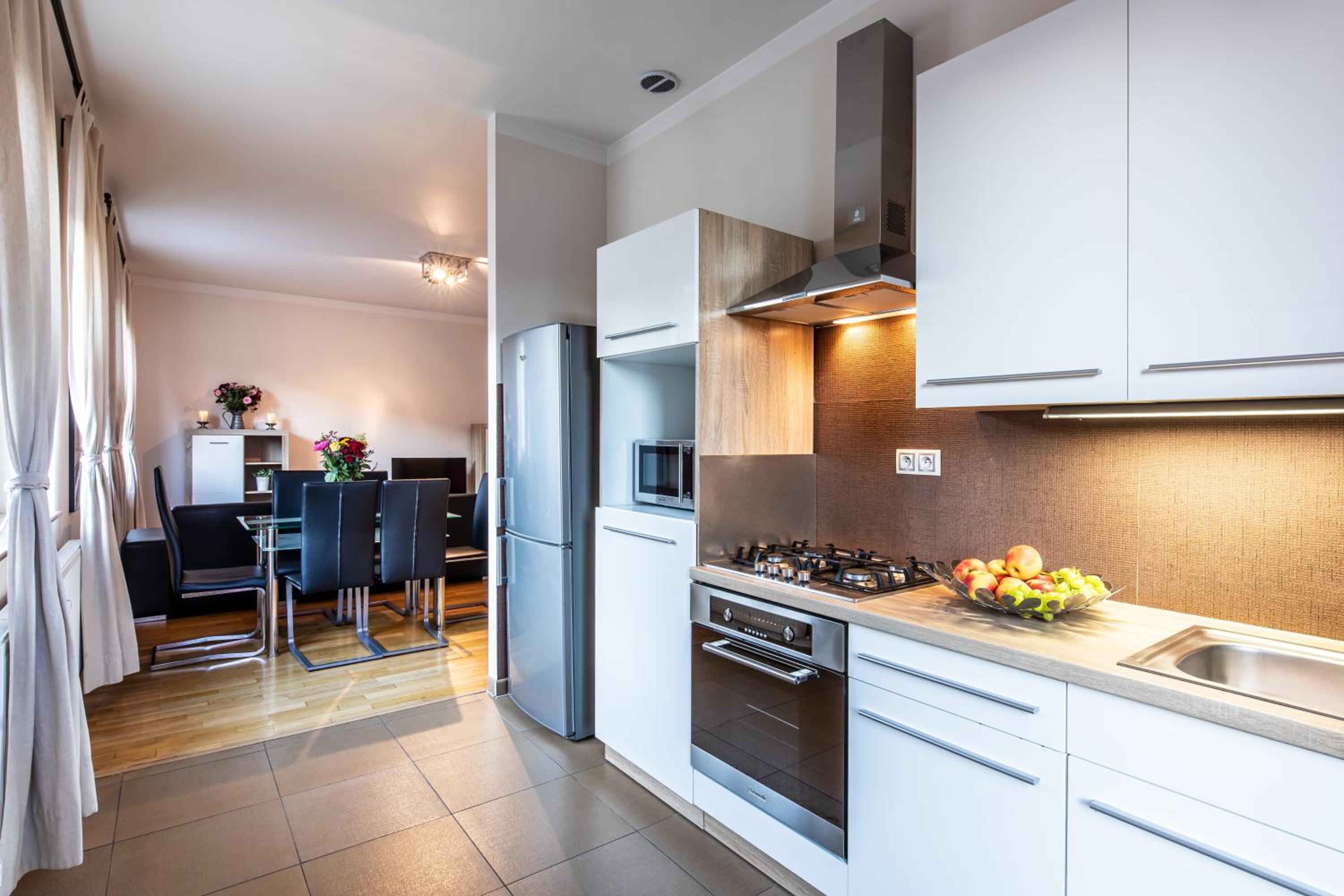 Two-Bedroom Apartment (5 Adults) - Photo 2