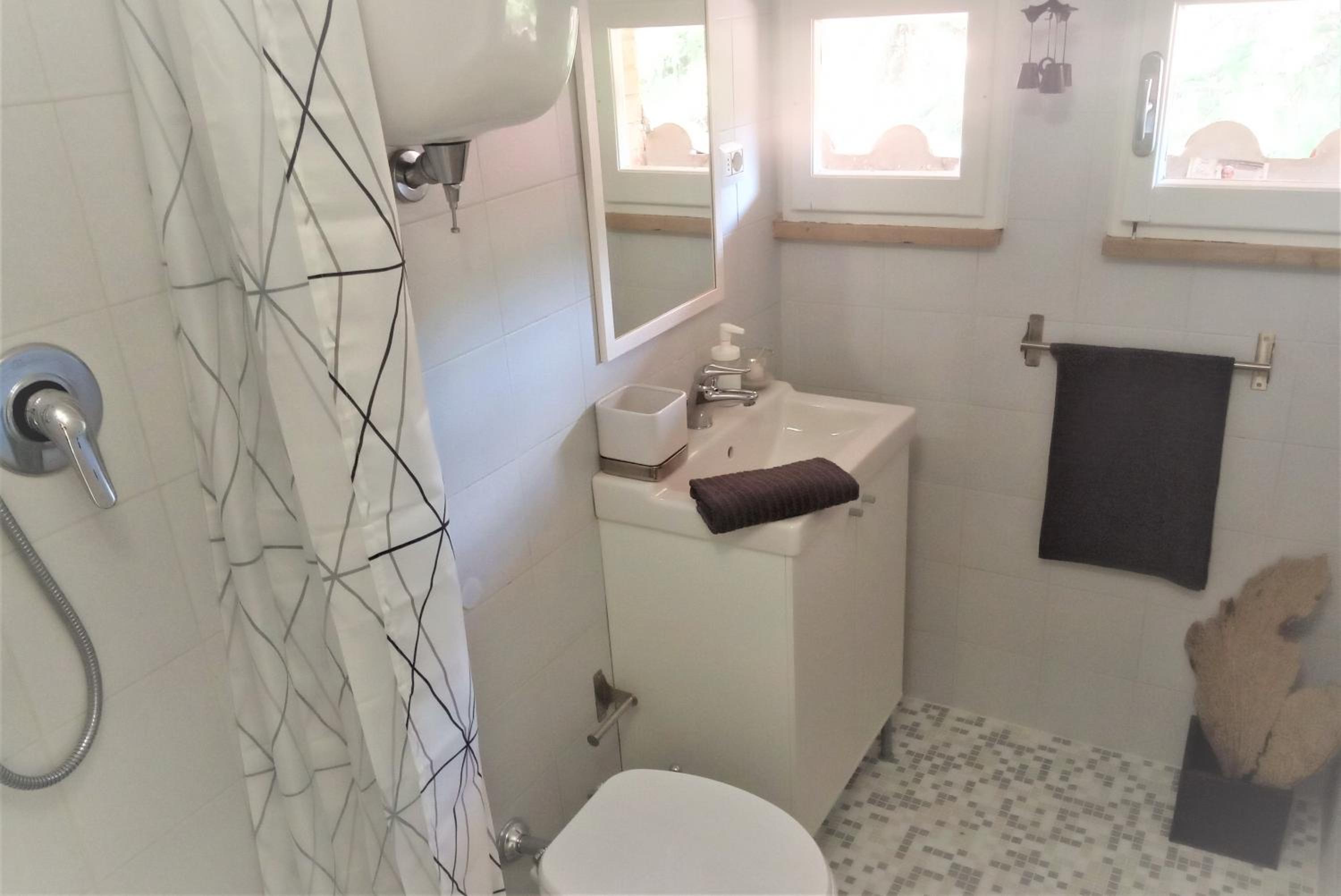 One-Bedroom Apartment - Photo 6