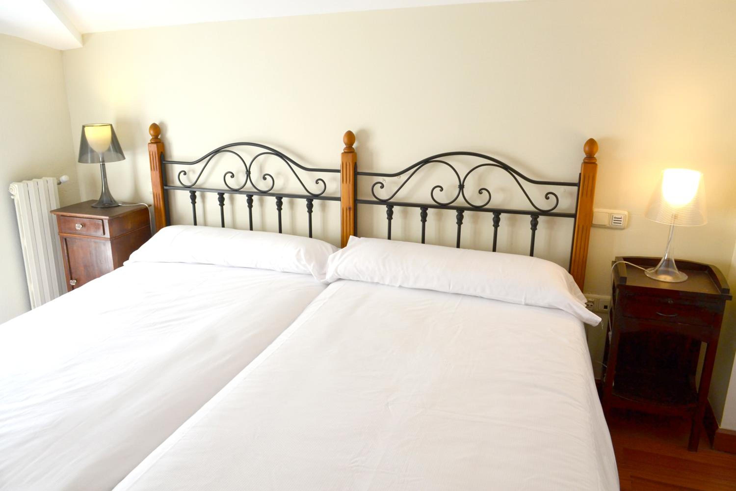 Budget Double Room photo 3