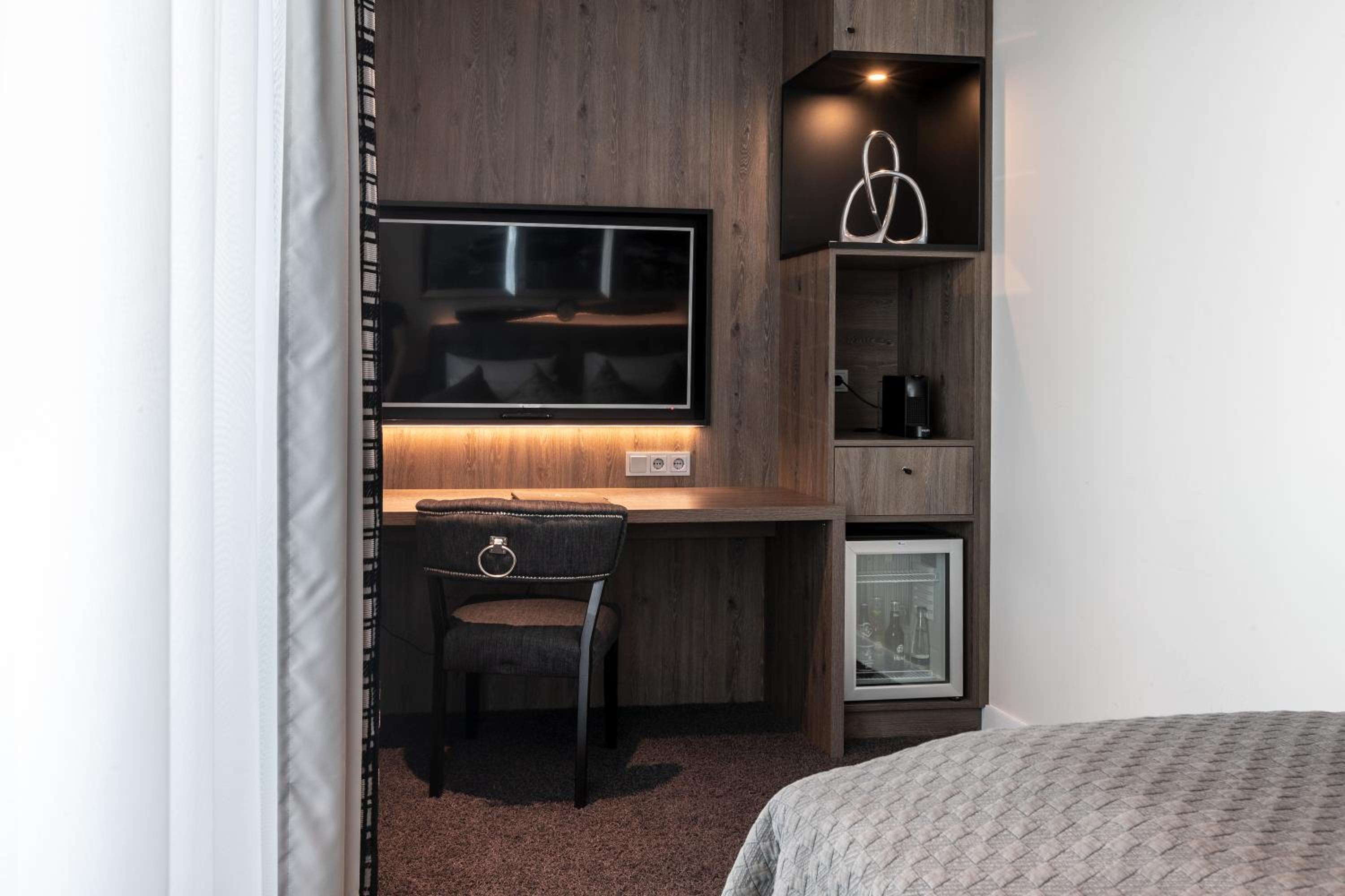 Comfort Plus Double Room with Balcony - Photo 2