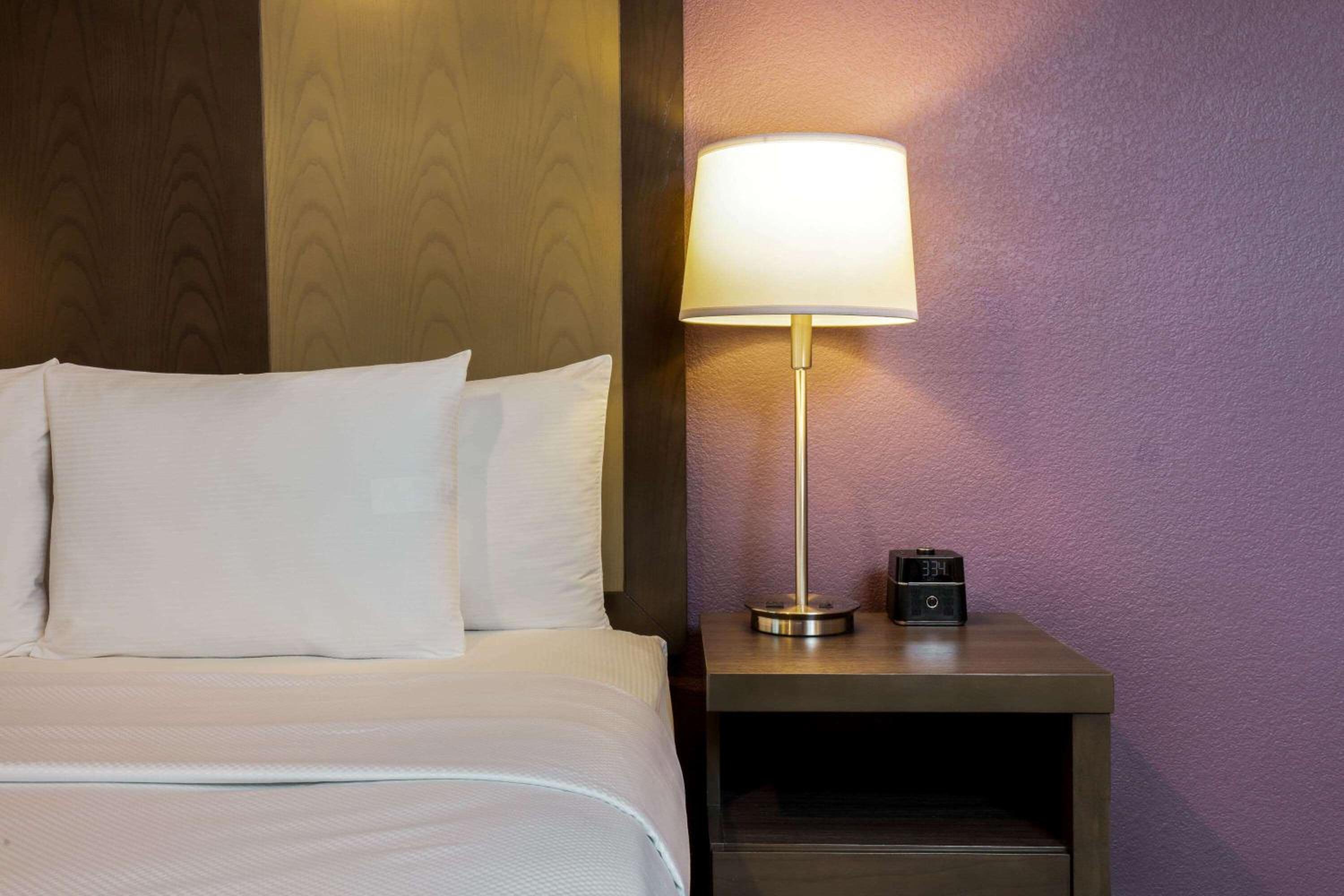 Deluxe Queen Room with Two Queen Beds - Photo 2