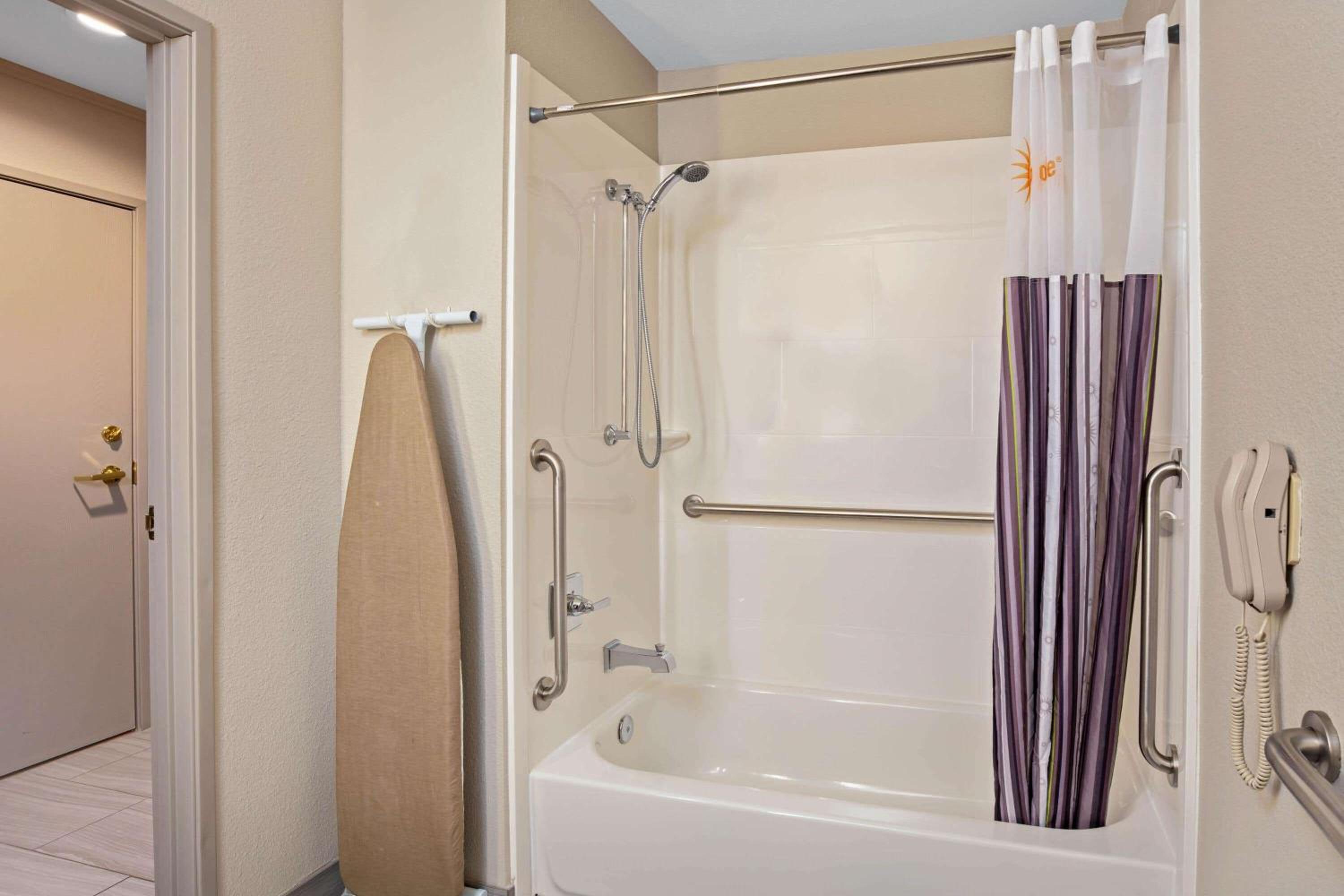 King Room - Disability Access - Photo 2