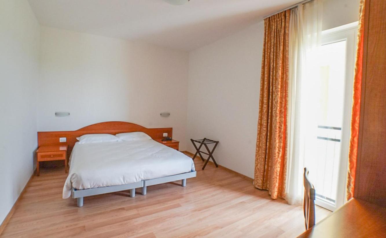 Standard Double Room photo 3