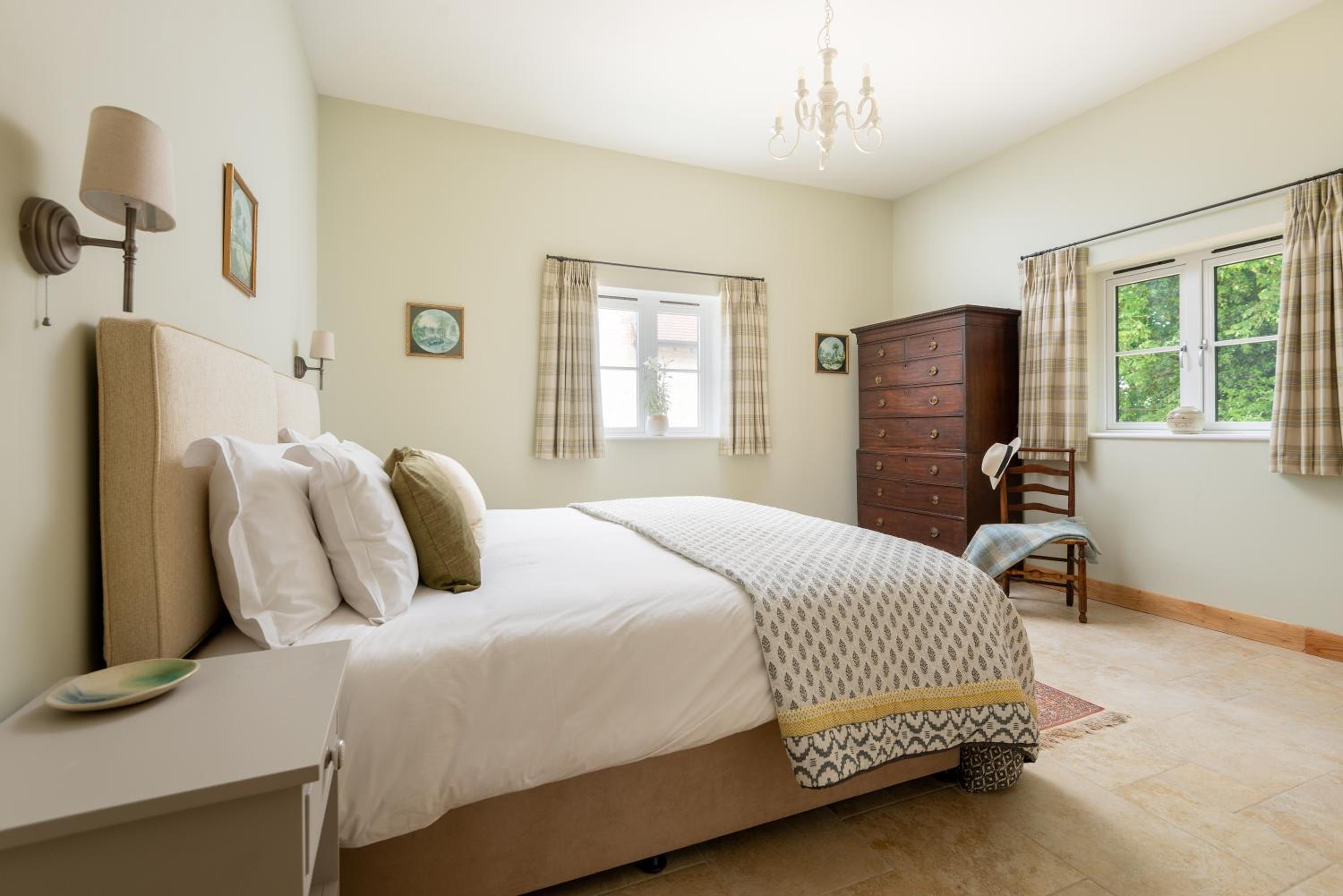 Three-Bedroom House photo 1