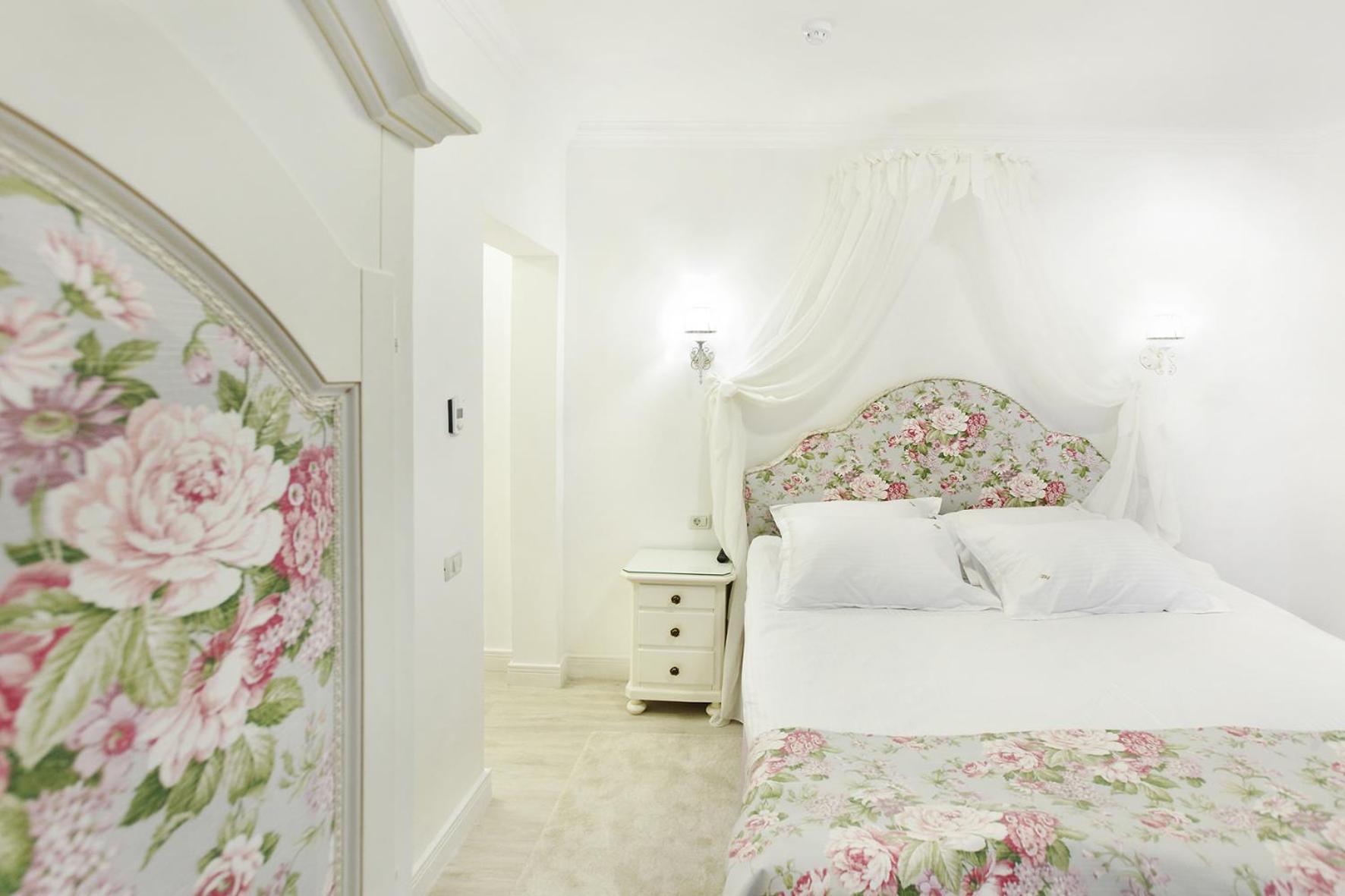 Standard Double Room - Photo 4
