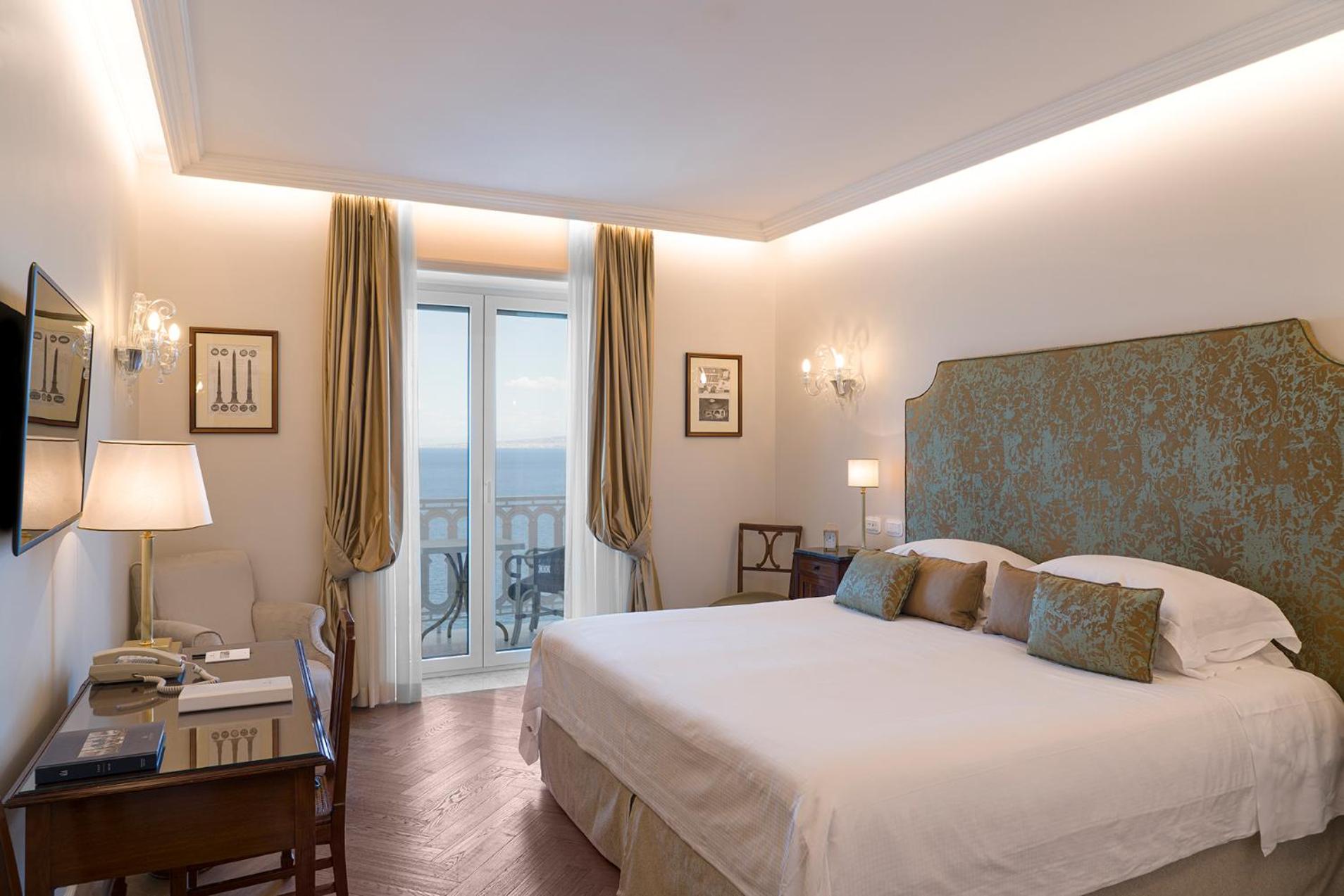 Deluxe Double Room with Sea View - Photo 1