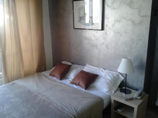 Double or Twin Room - Photo 11