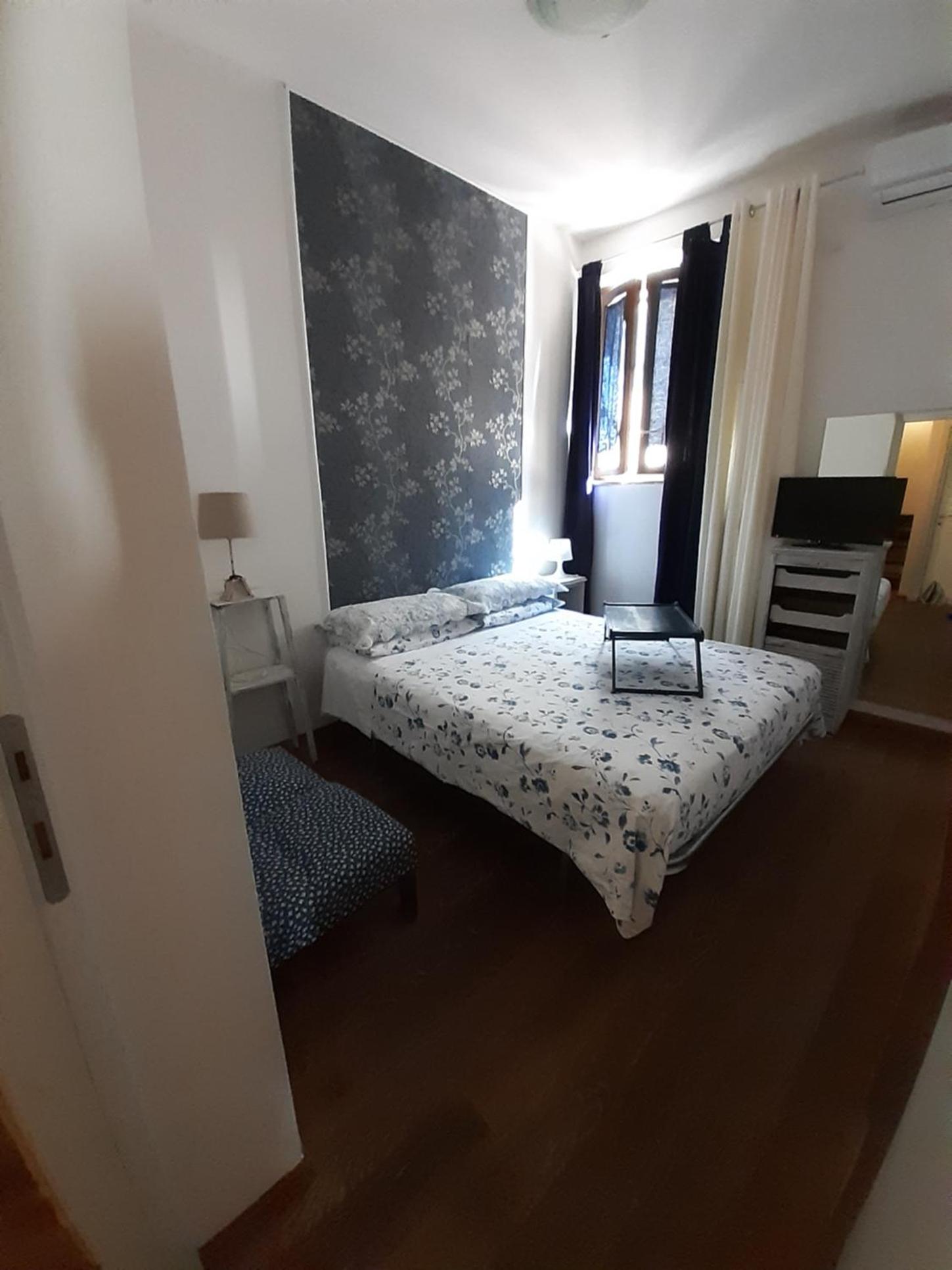 Double Room with Private External Bathroom photo 2