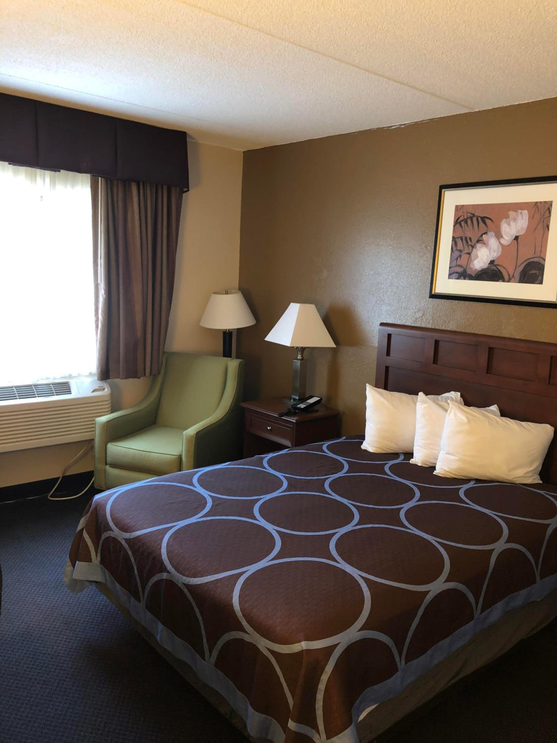 King Room - Non-Smoking photo 1