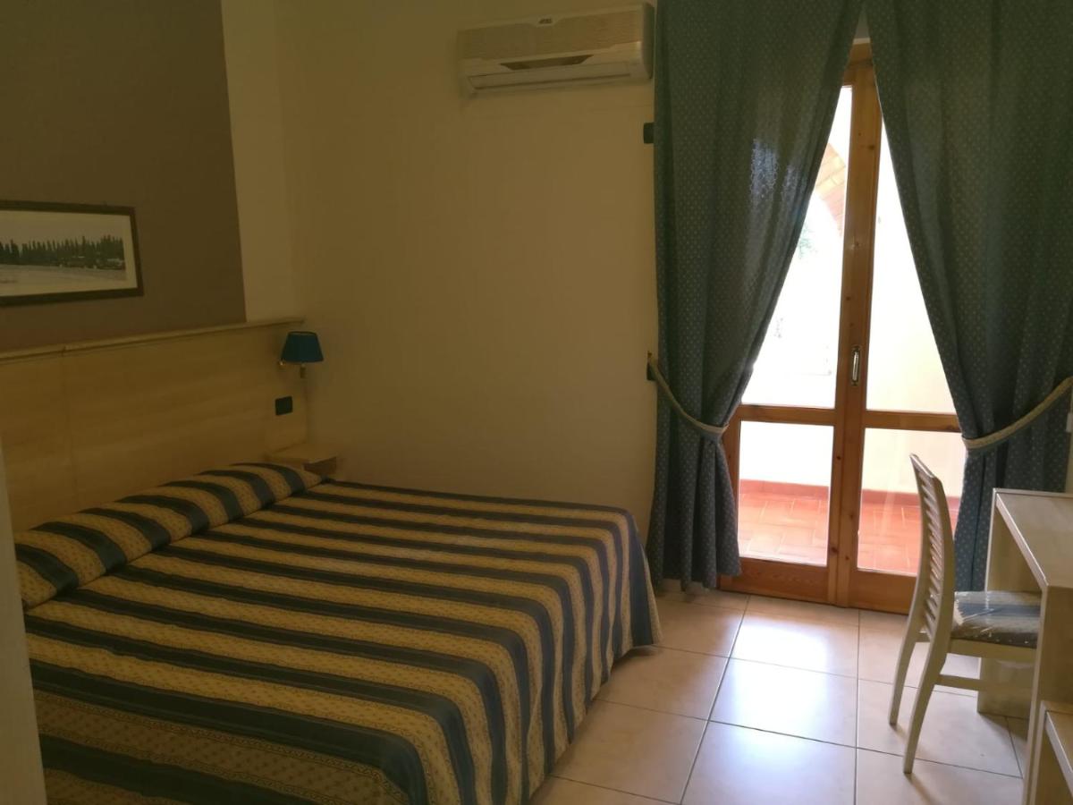 Double or Twin Room - Photo 1