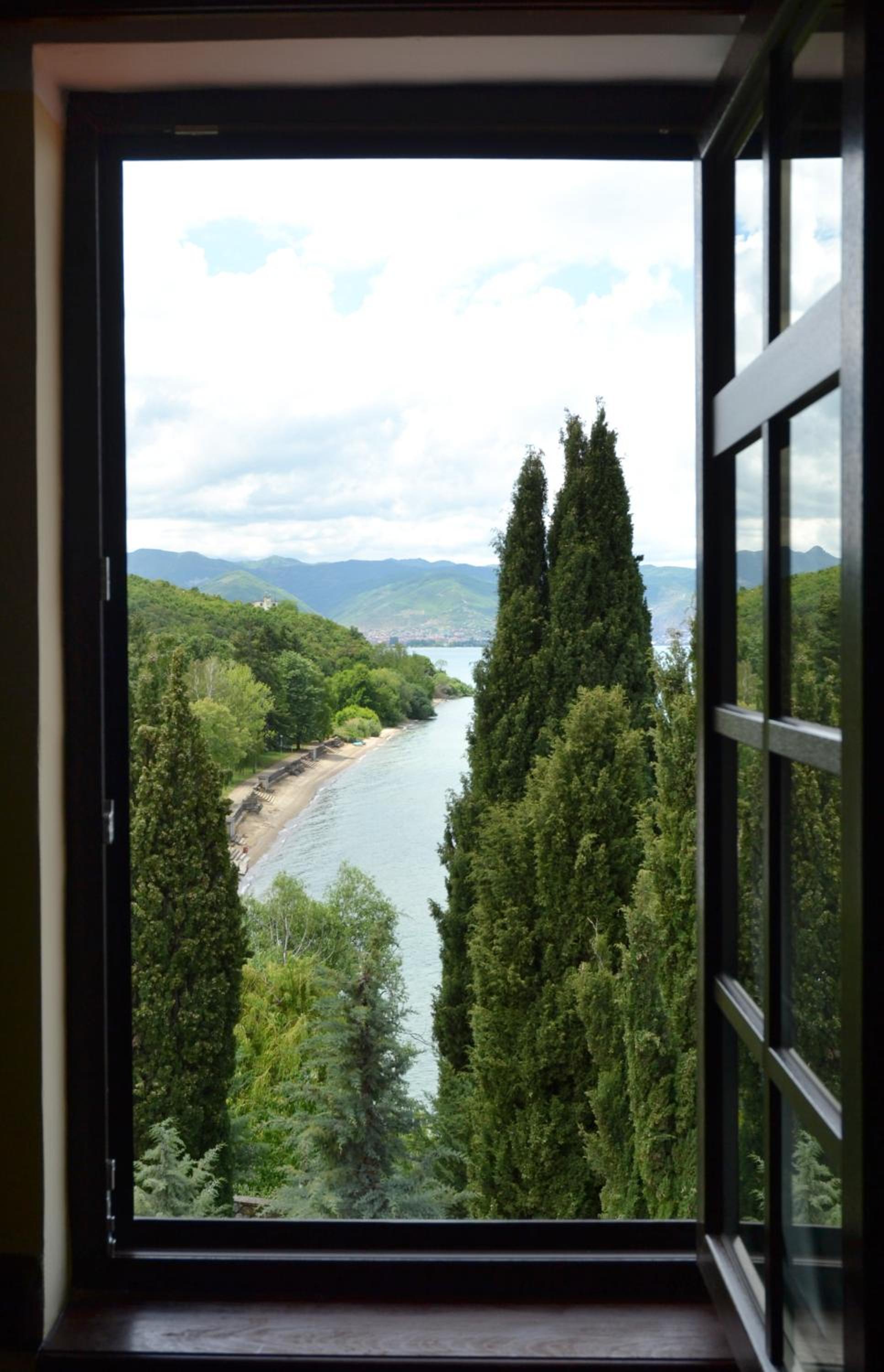 Junior Suite with Lake View - Photo 2