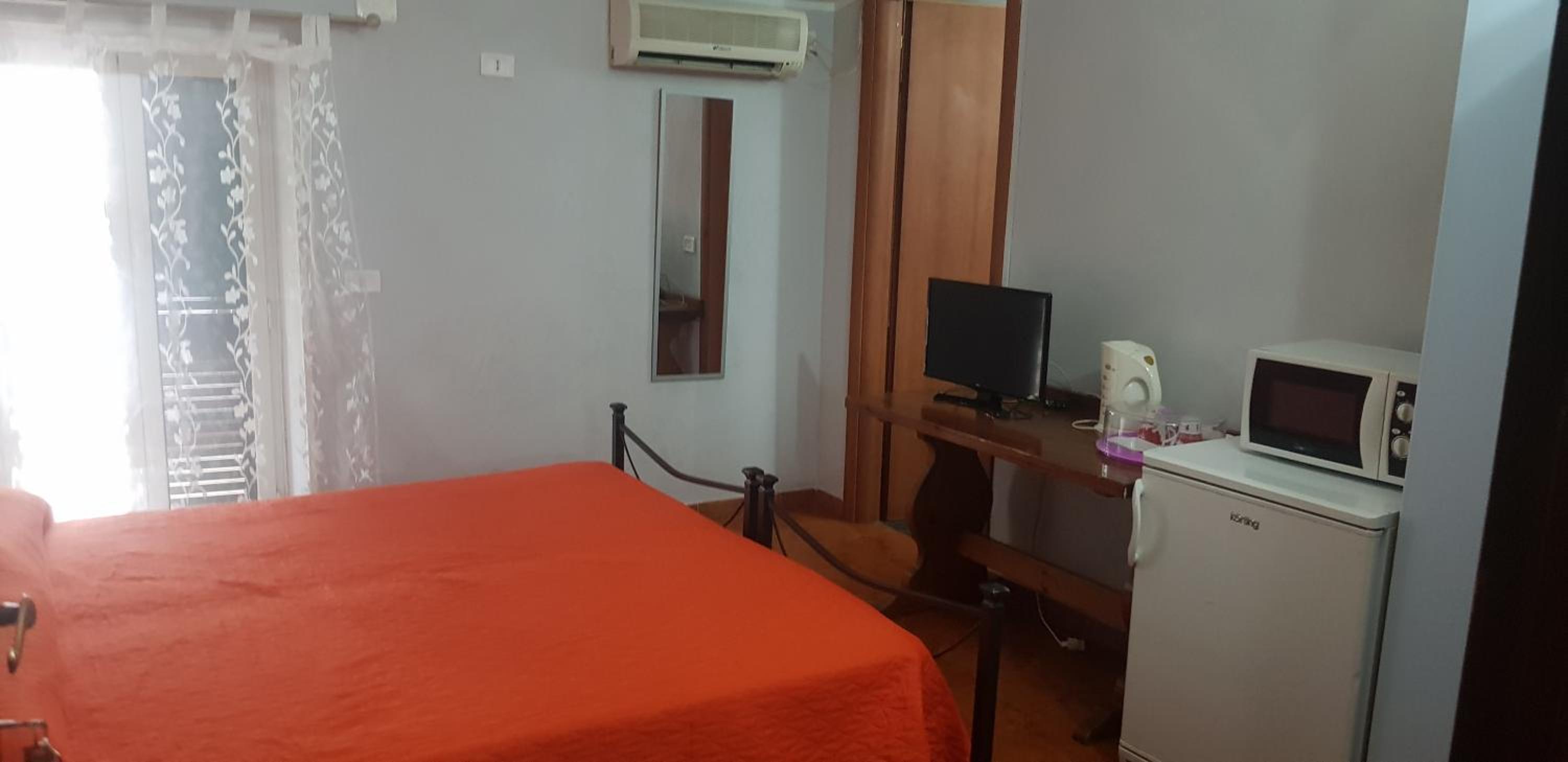 Twin Room with Bathroom photo 3
