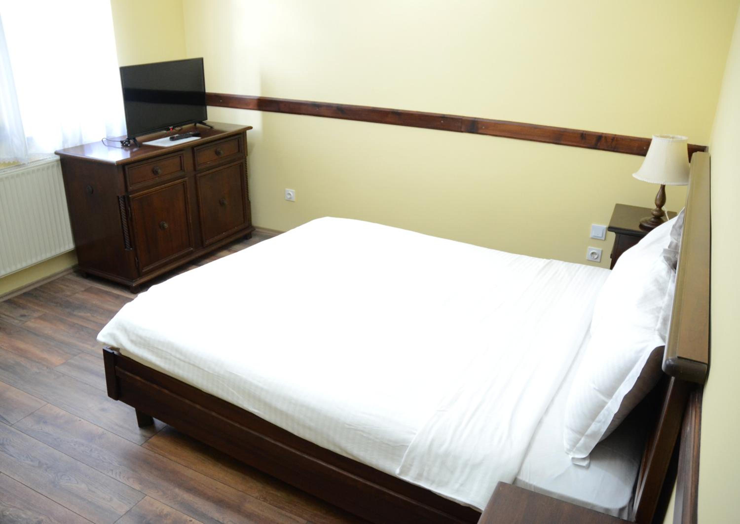 Two-Bedroom Suite with Mountain View - Photo 5