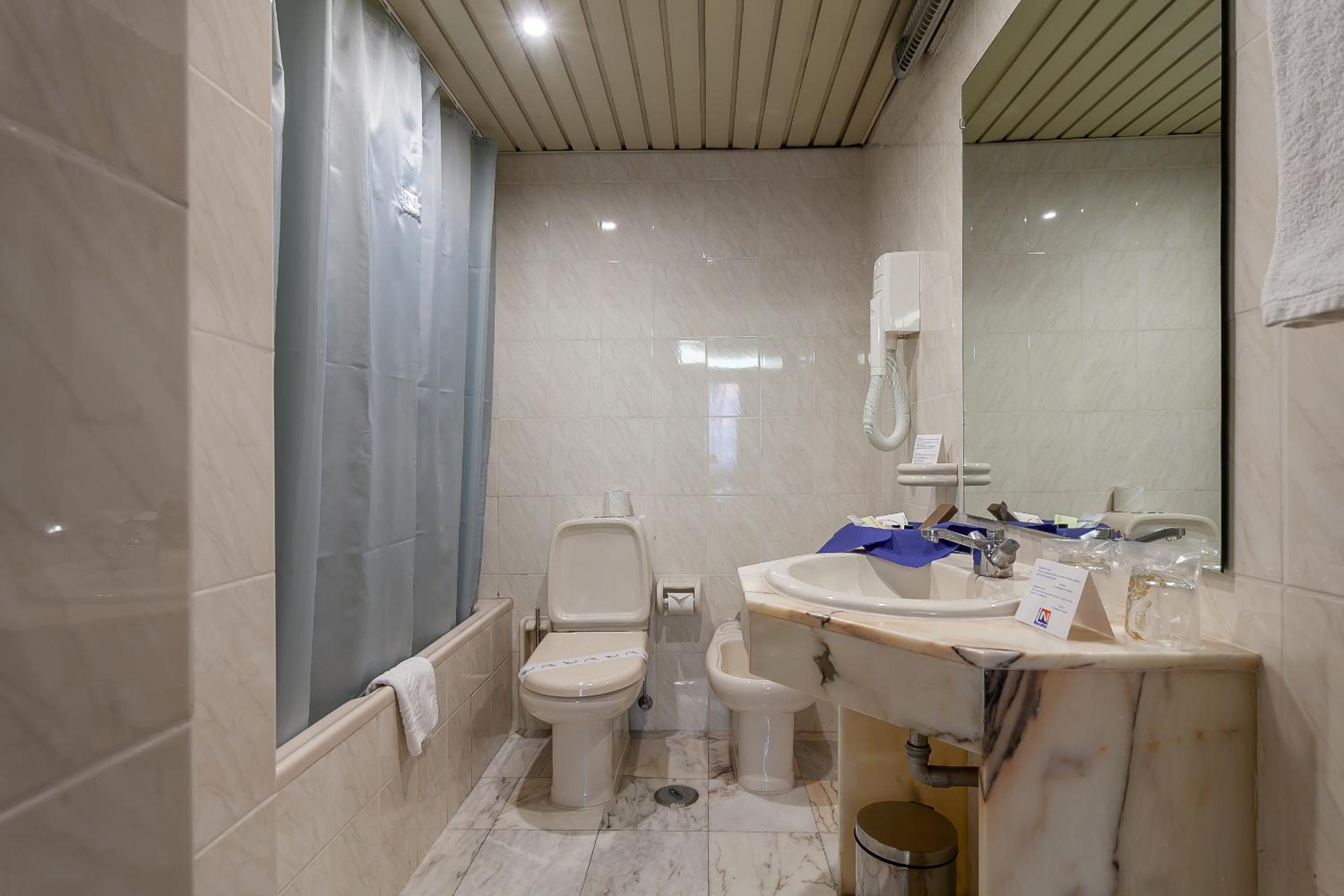 Single Room photo 2