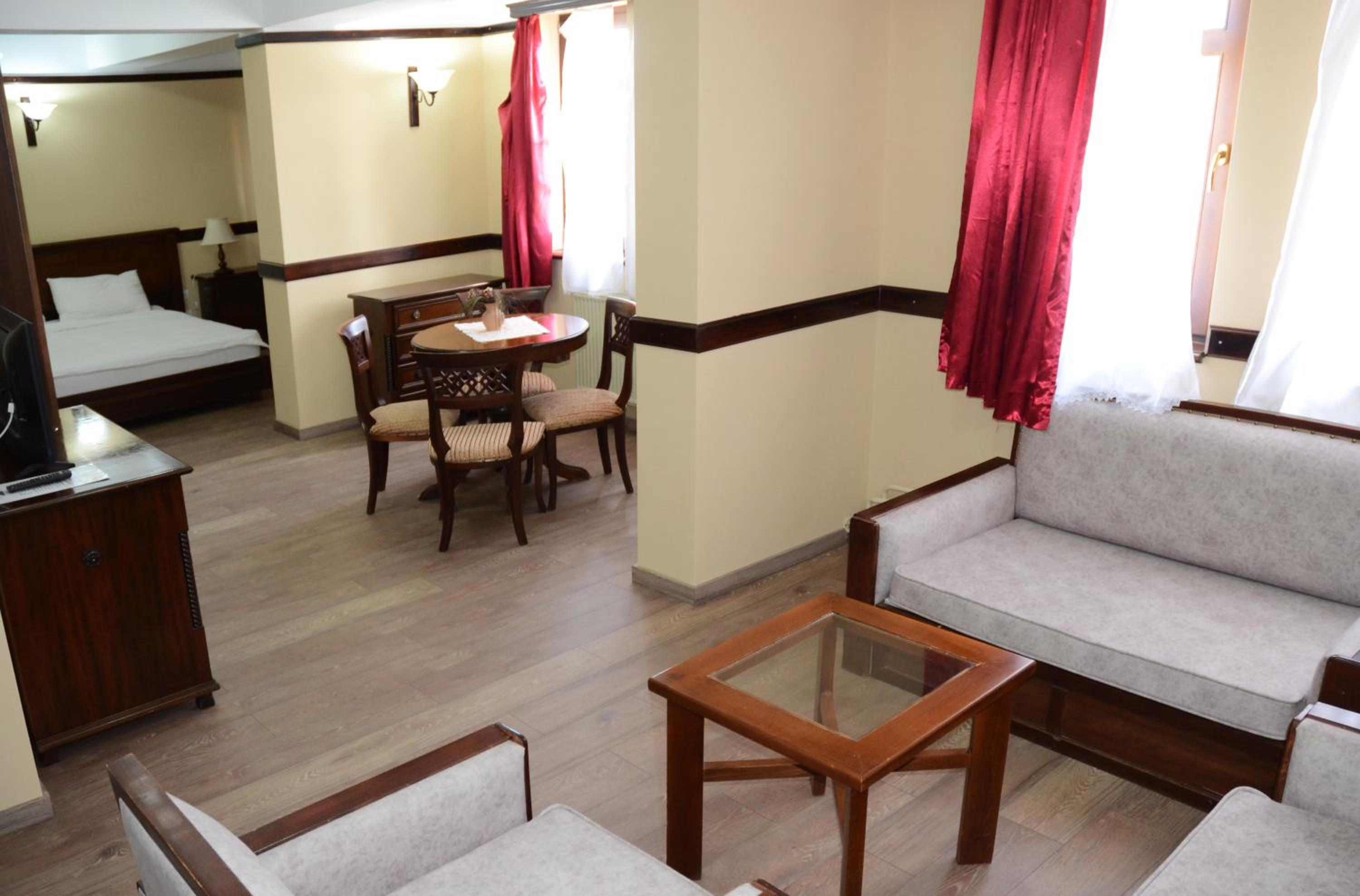 Suite (2 Adults) - Photo 1