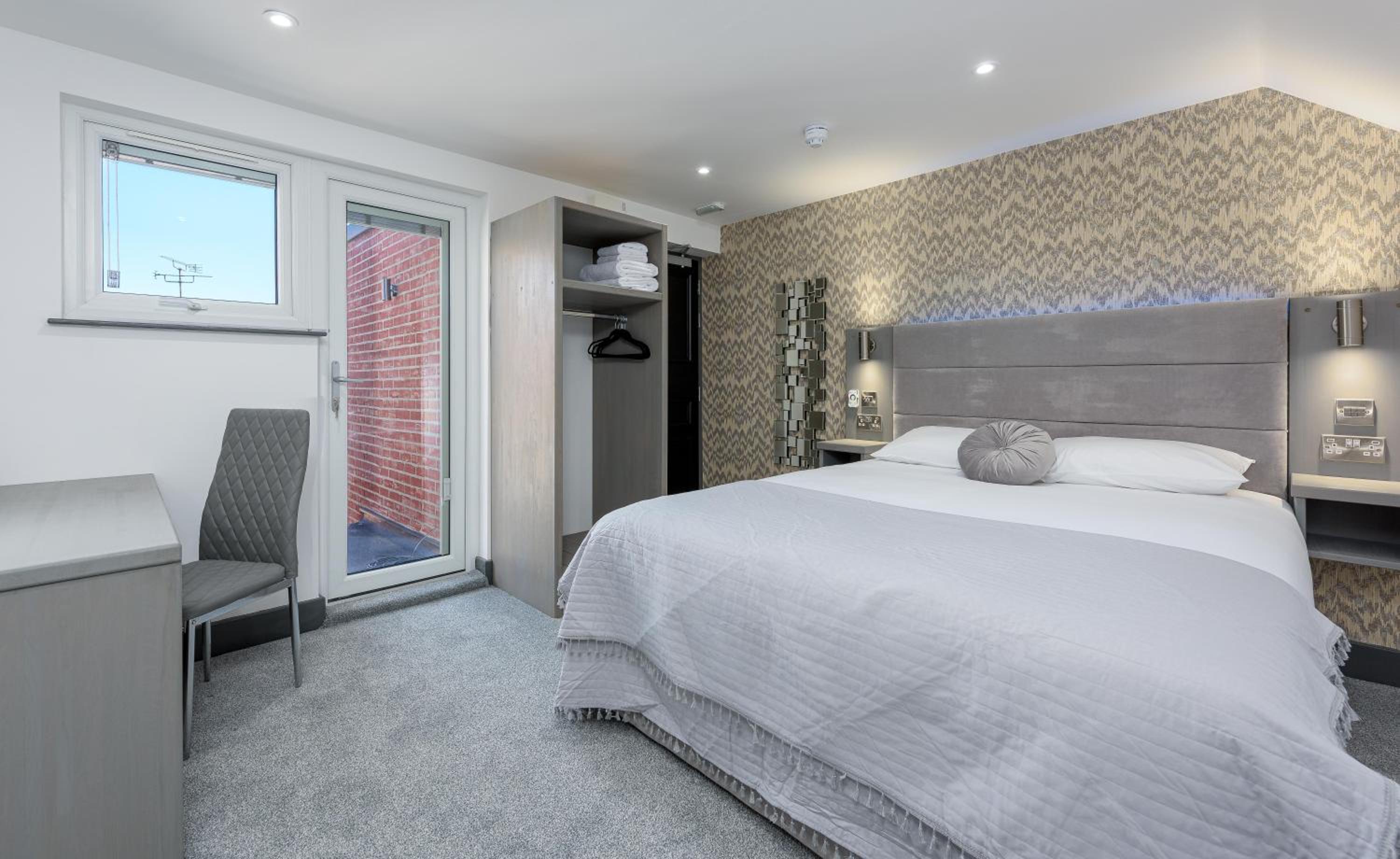 Superior King Room