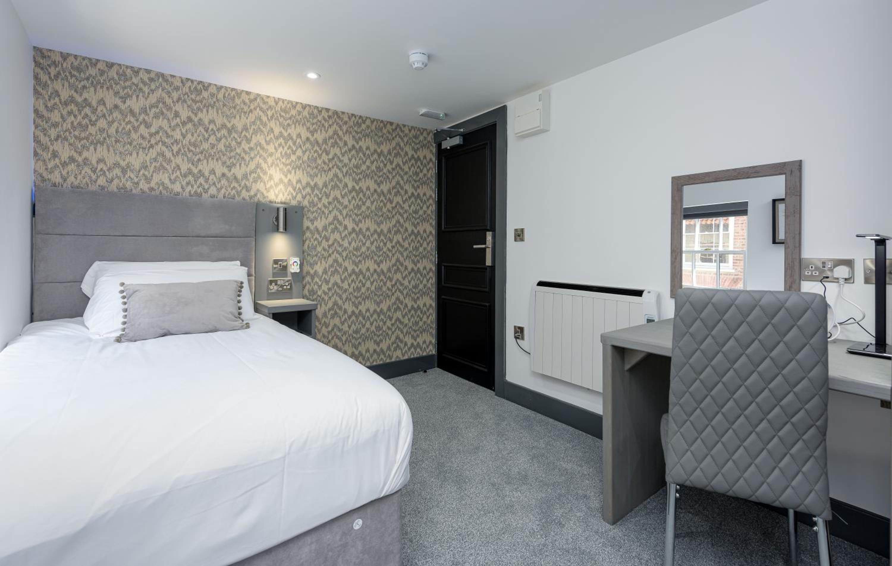 Deluxe Single Room