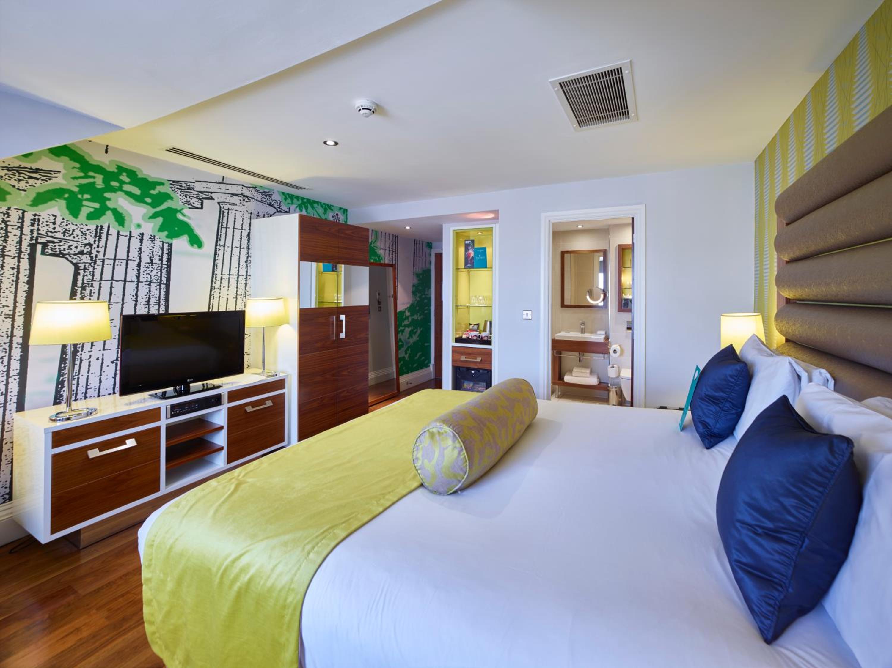 Premium King Room - Photo 4