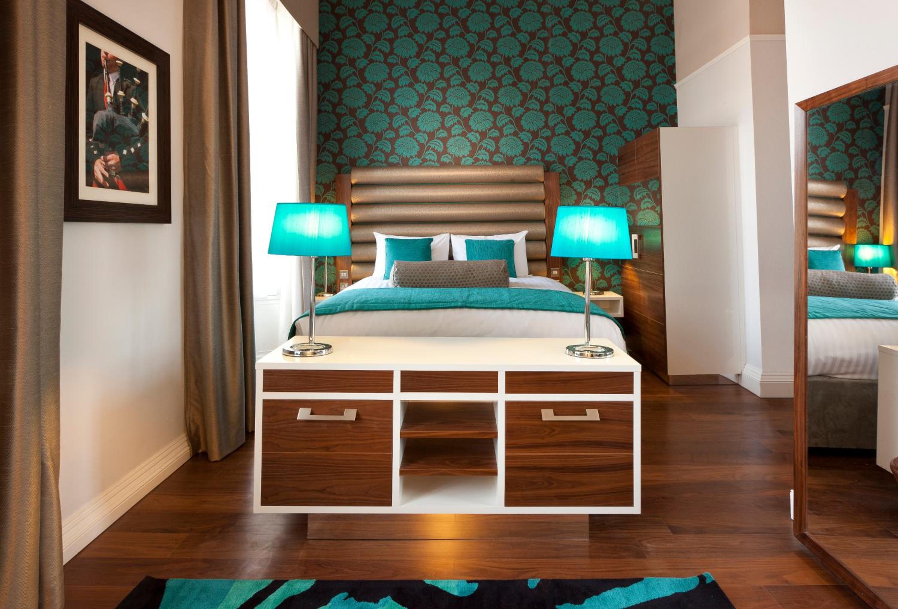 1 Double Bed Suite - Photo 2
