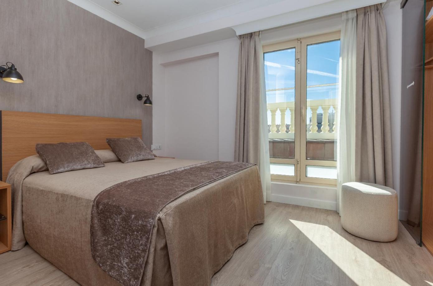 Habitación Doble Premium con Terraza y Vistas a Puerta del Sol