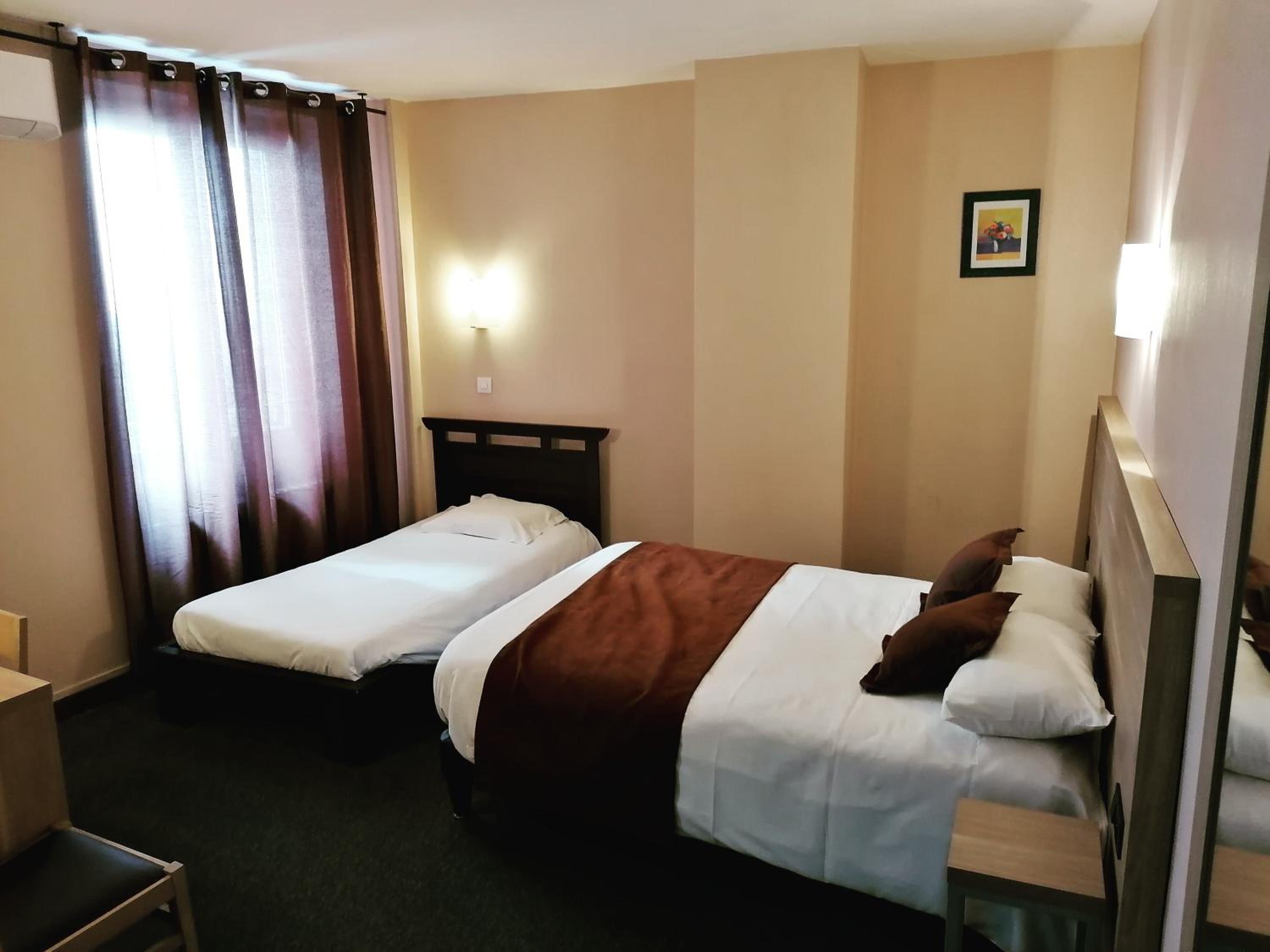 Triple Room - Photo 6