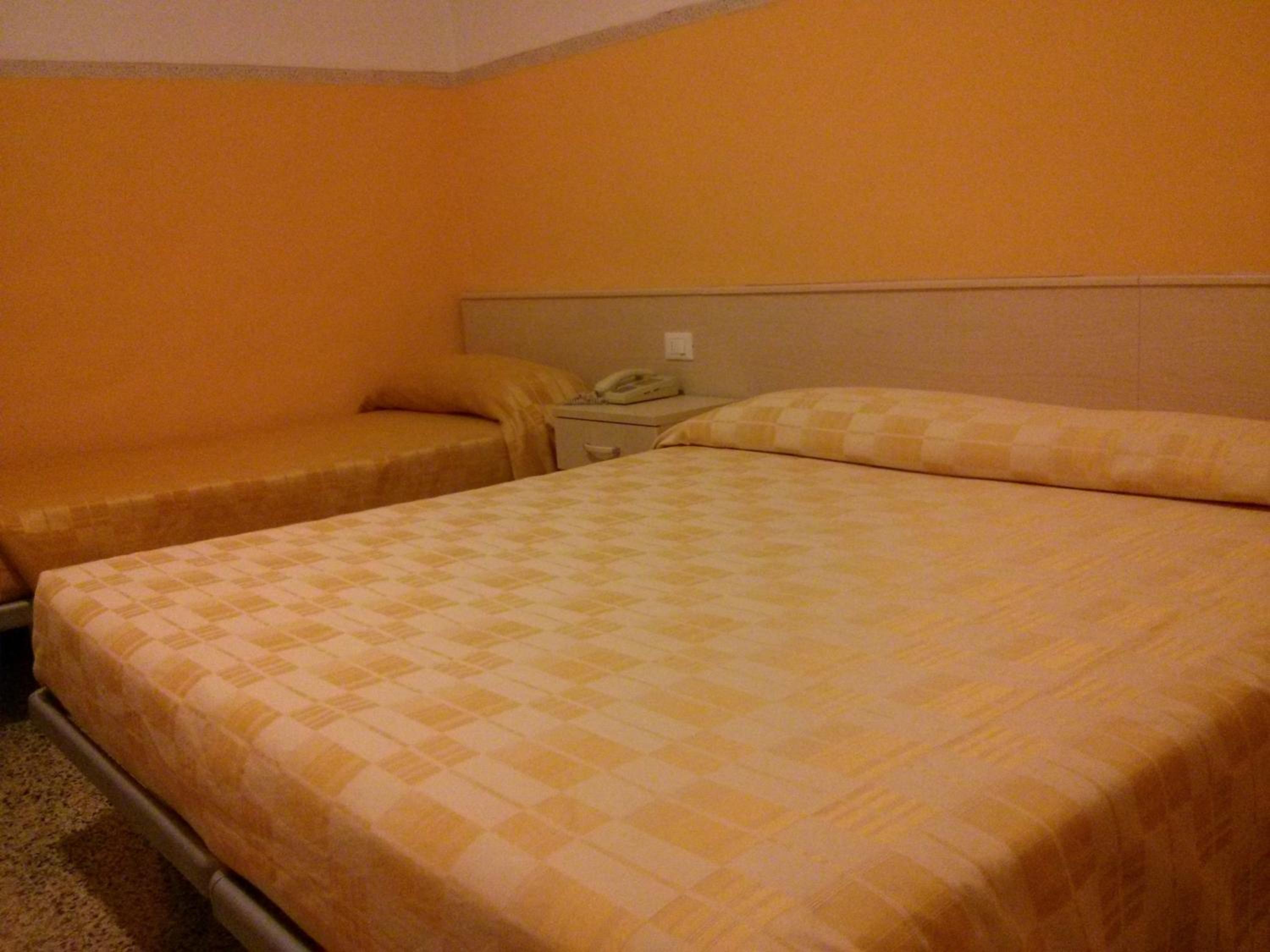 Triple Room - Photo 1