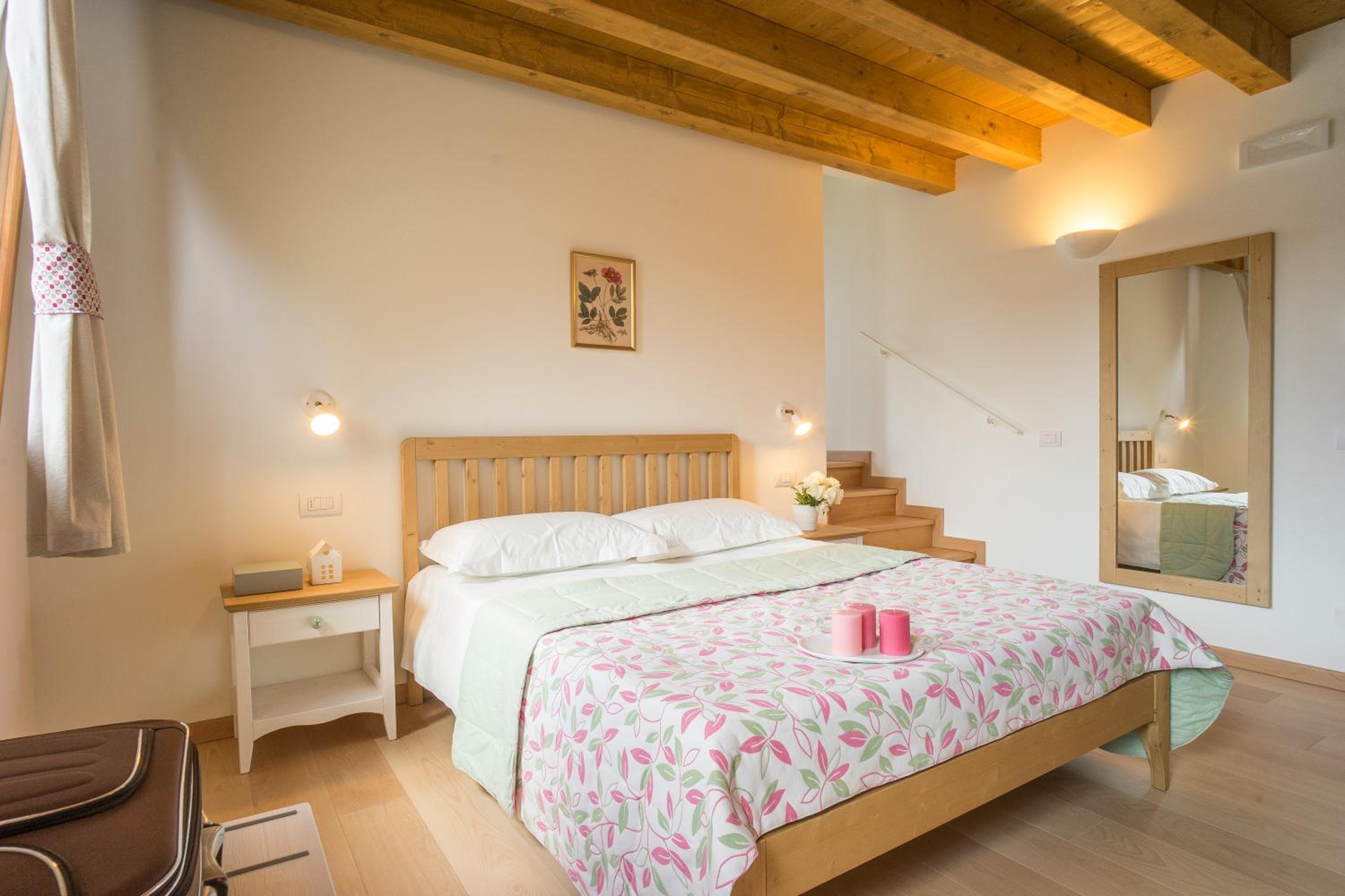 Deluxe Double Room with Balcony photo 3