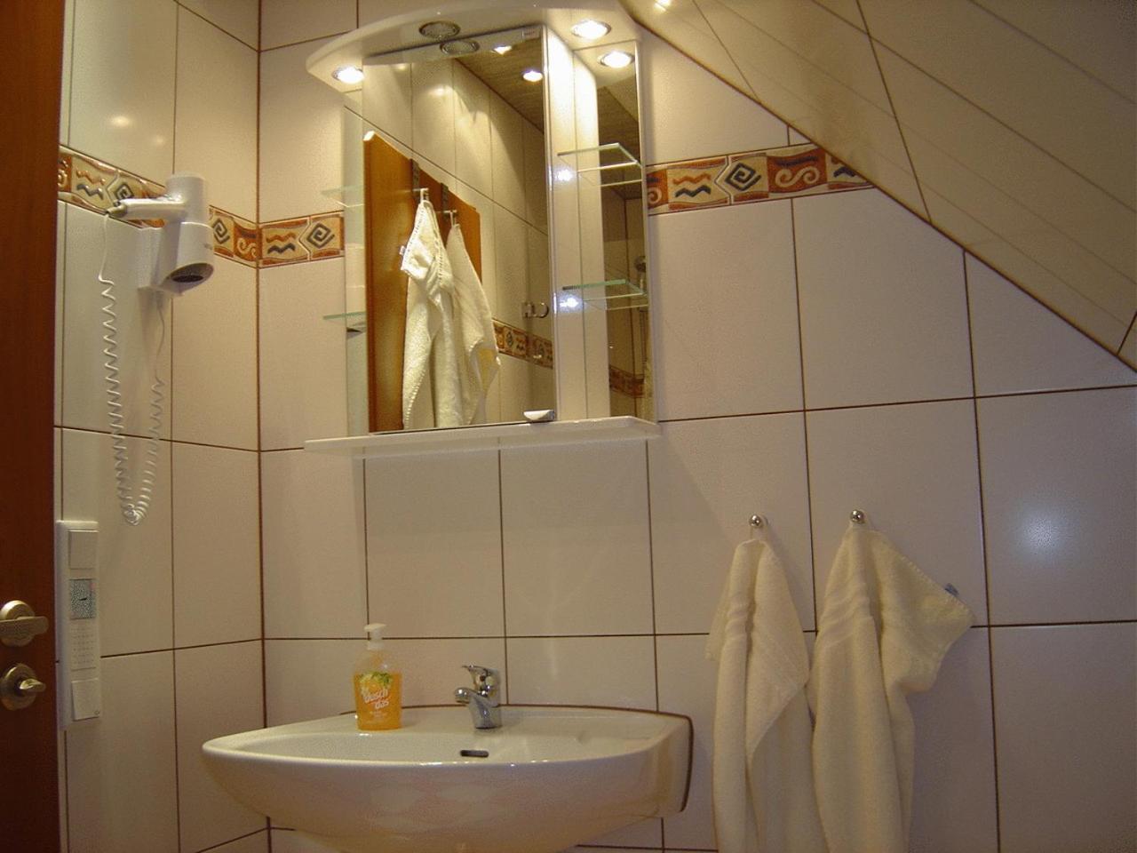 Double Room - Photo 3