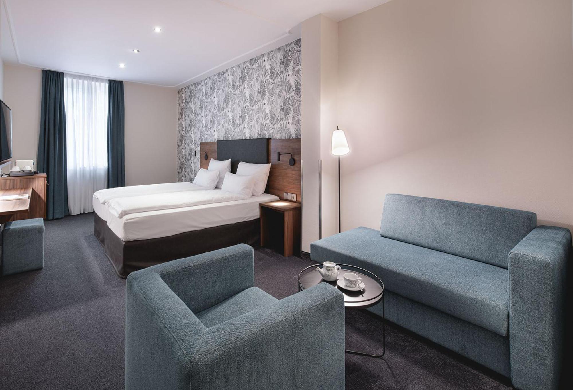 Premium Double Room without Balcony - Photo 3