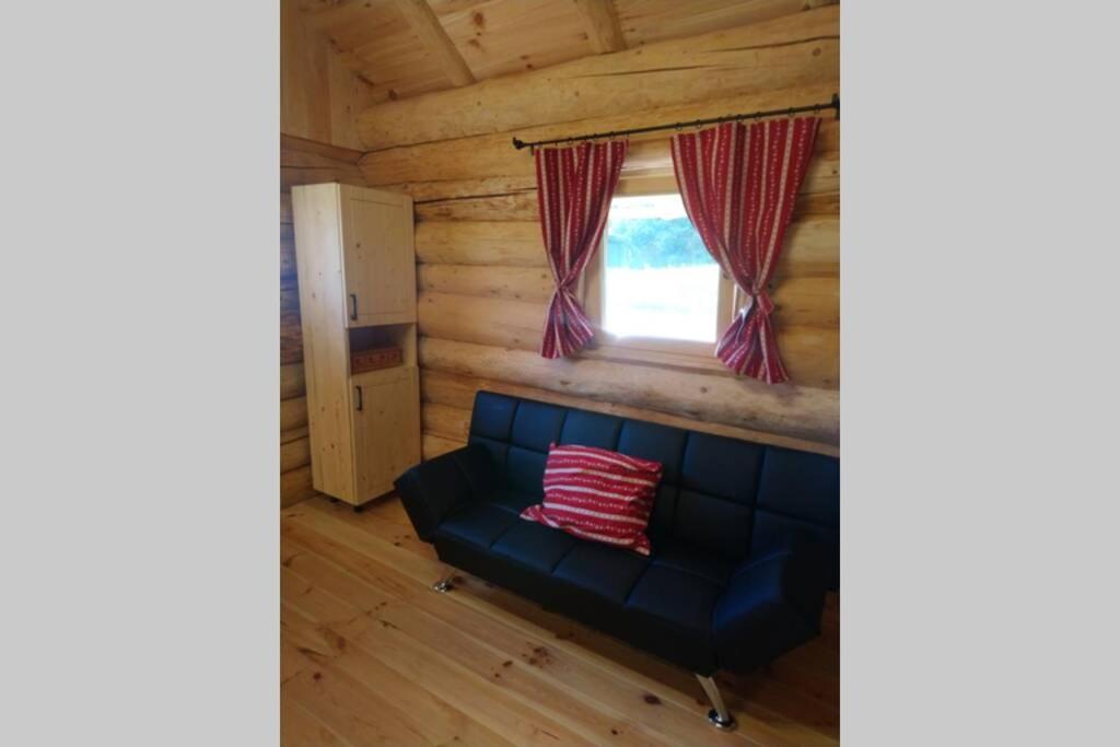 One-Bedroom House photo 1