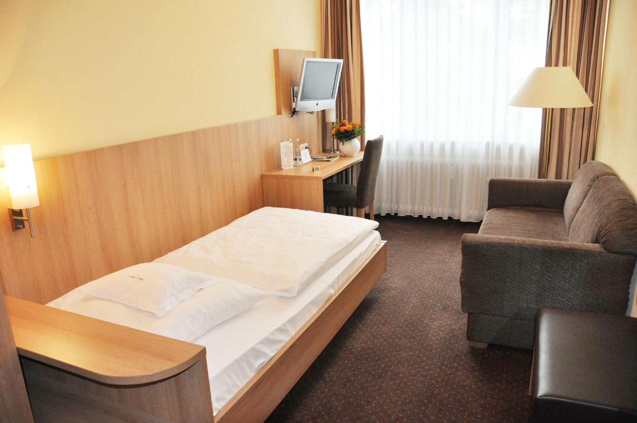 Single Room photo 3