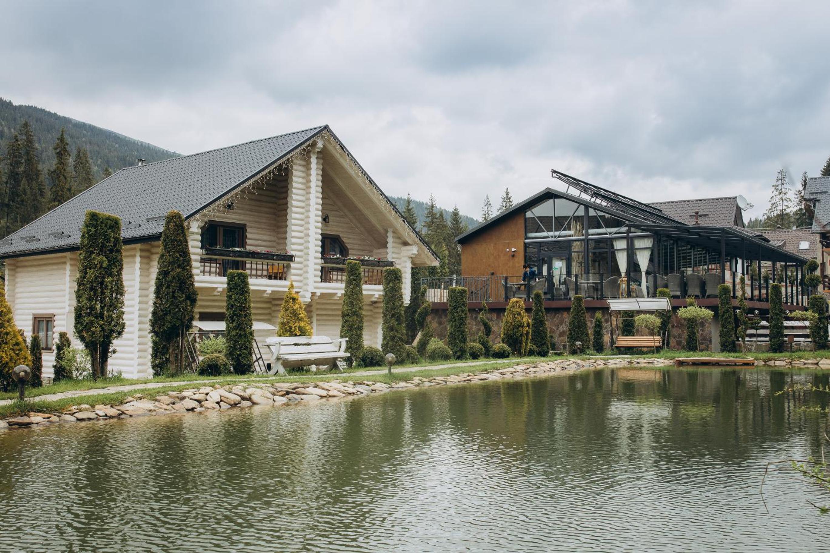 Three-Bedroom Chalet photo 2
