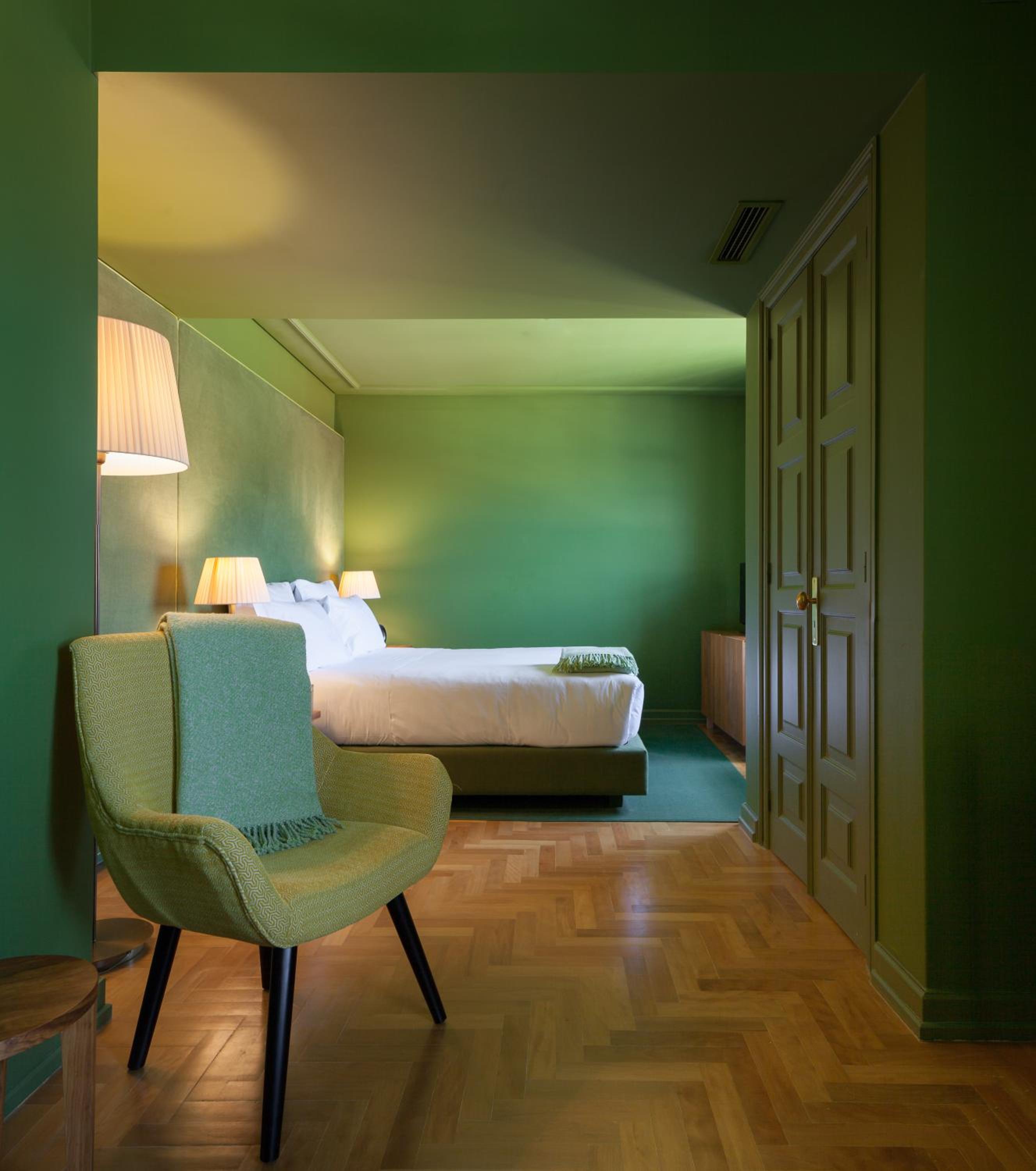 Double Room - Photo 7