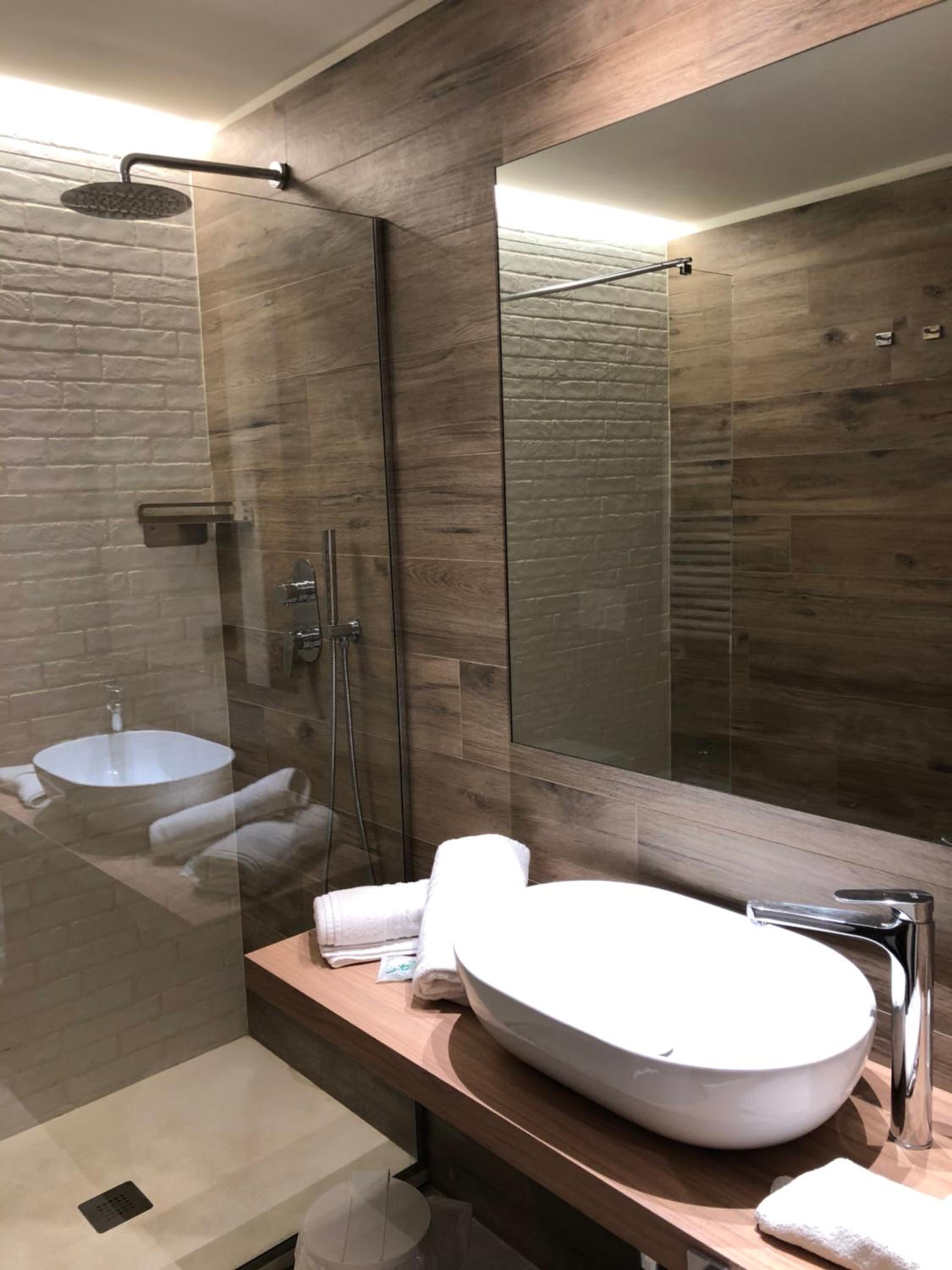 Superior Double or Twin Room - Photo 3